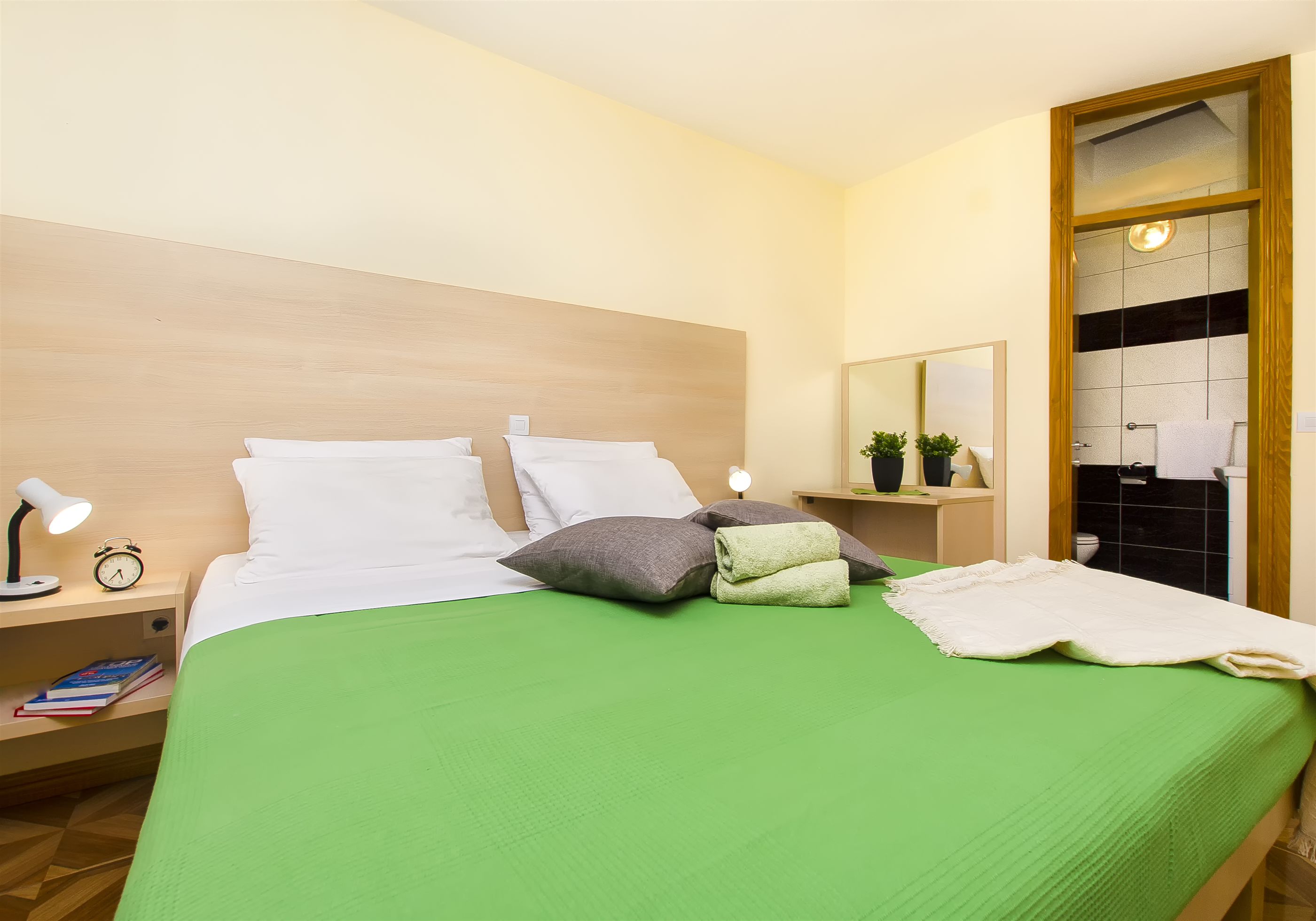 Apartments Glavan 27041-A7
