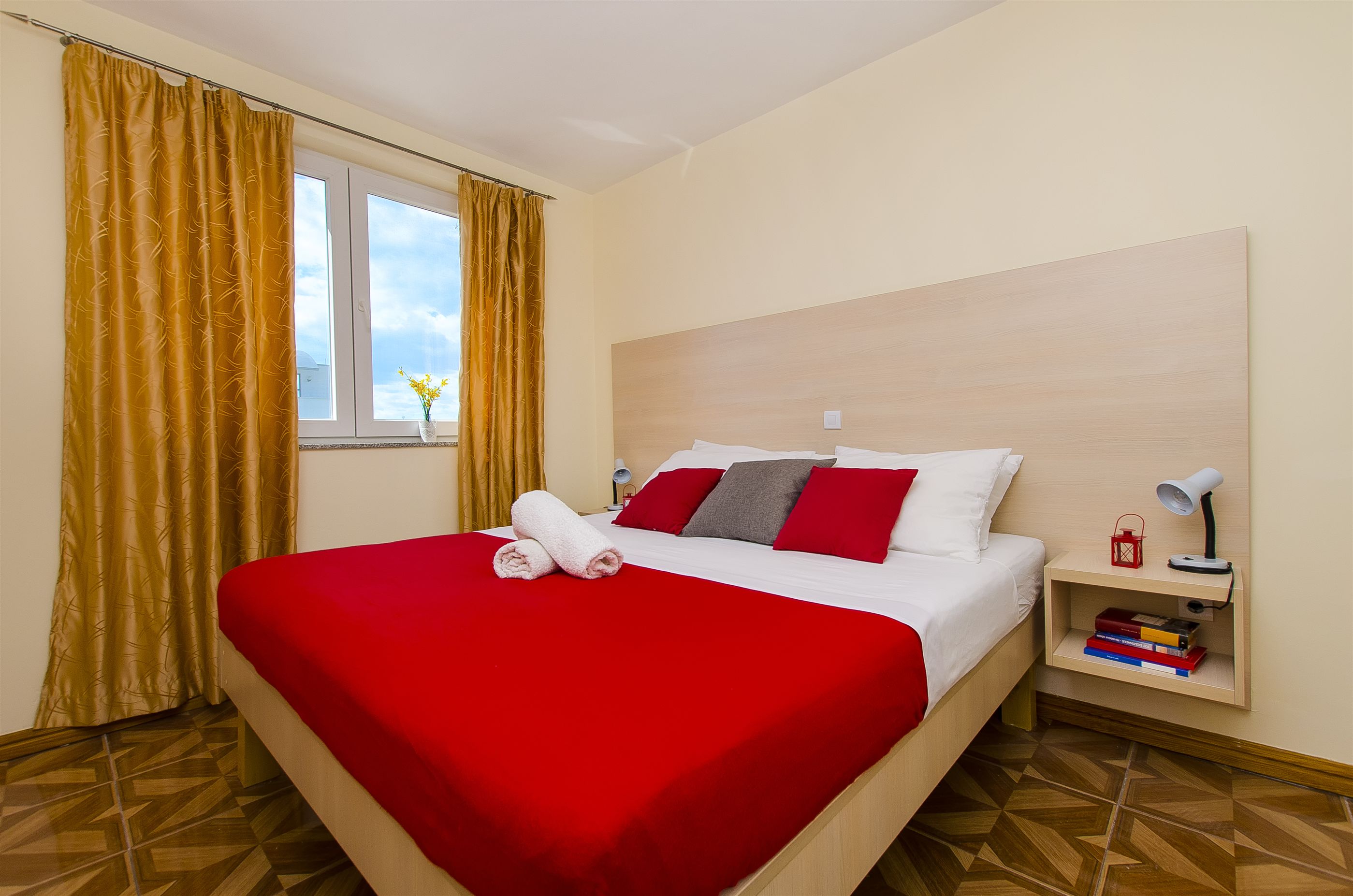 Apartments Glavan 27041-A8