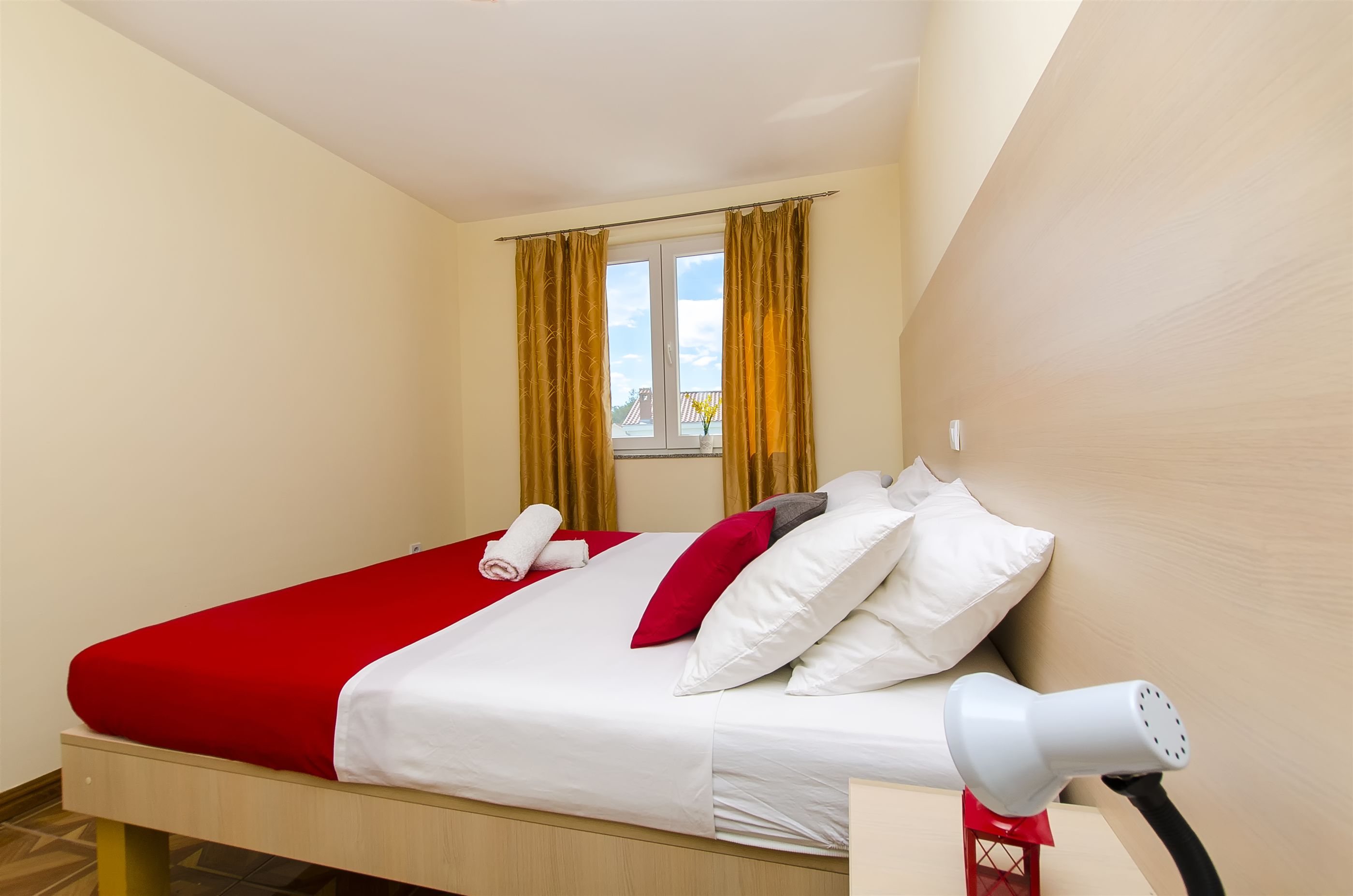 Apartments Glavan 27041-A8