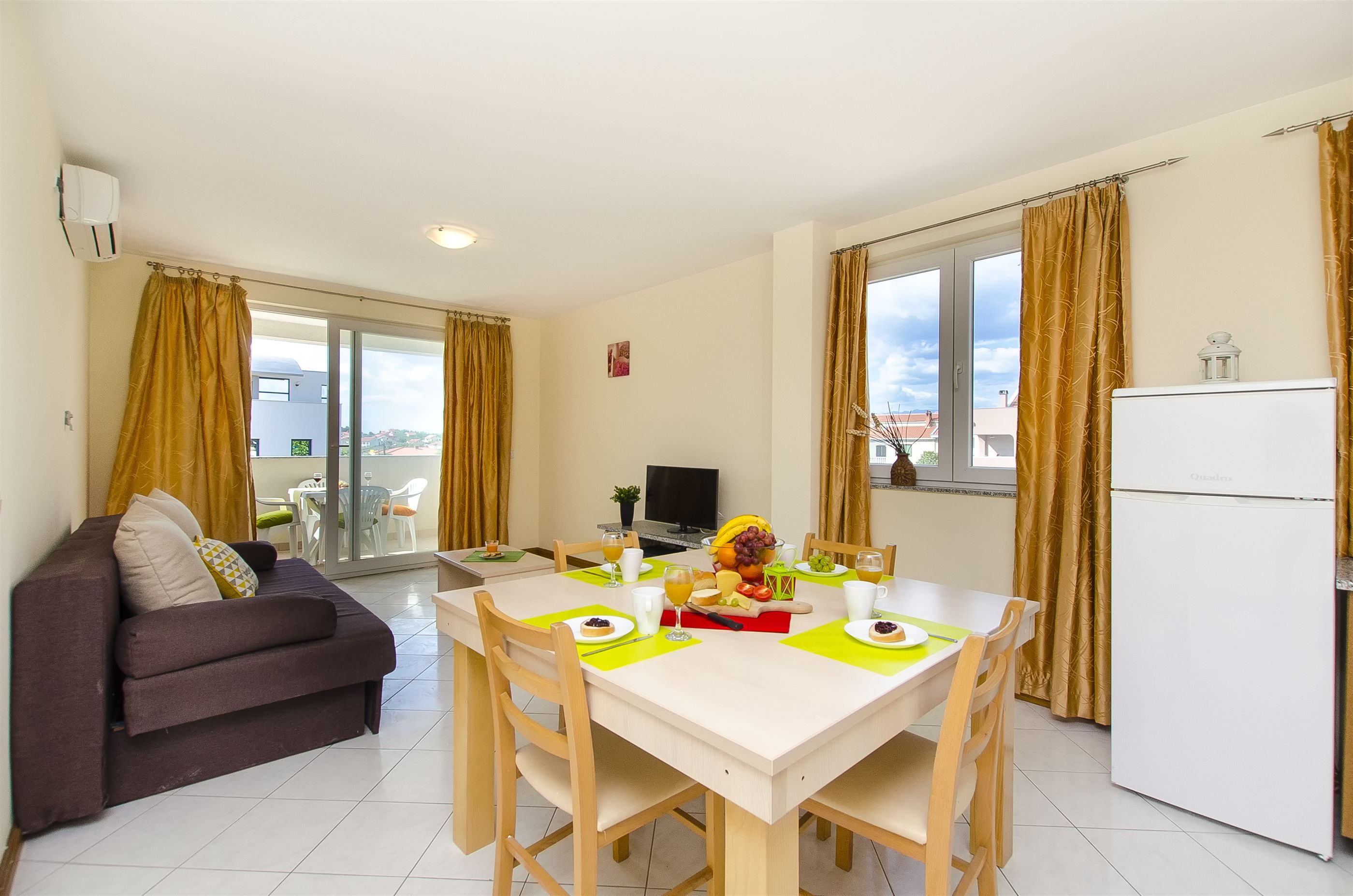 Apartments Glavan 27041-A8