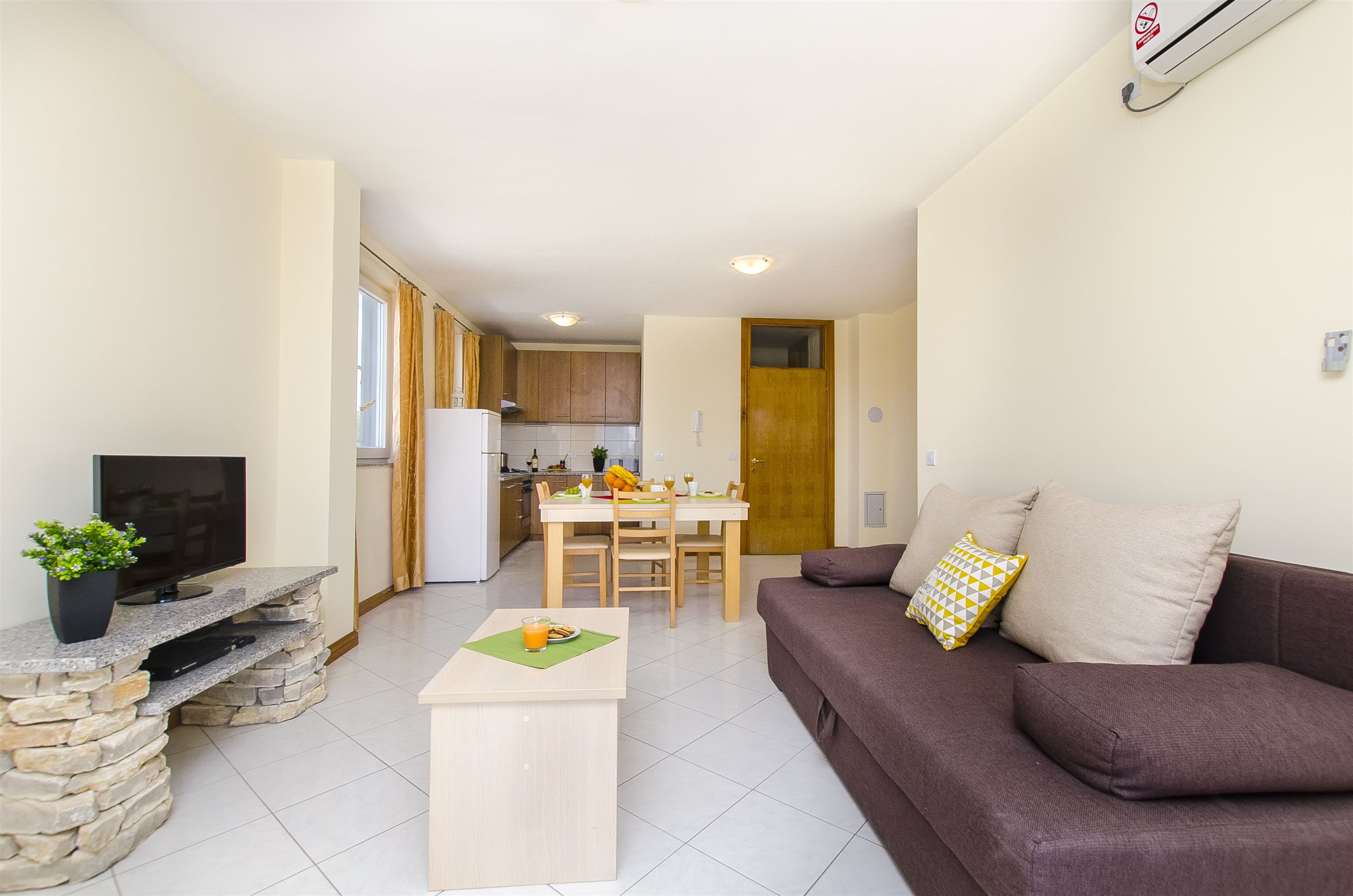 Apartments Glavan 27041-A8