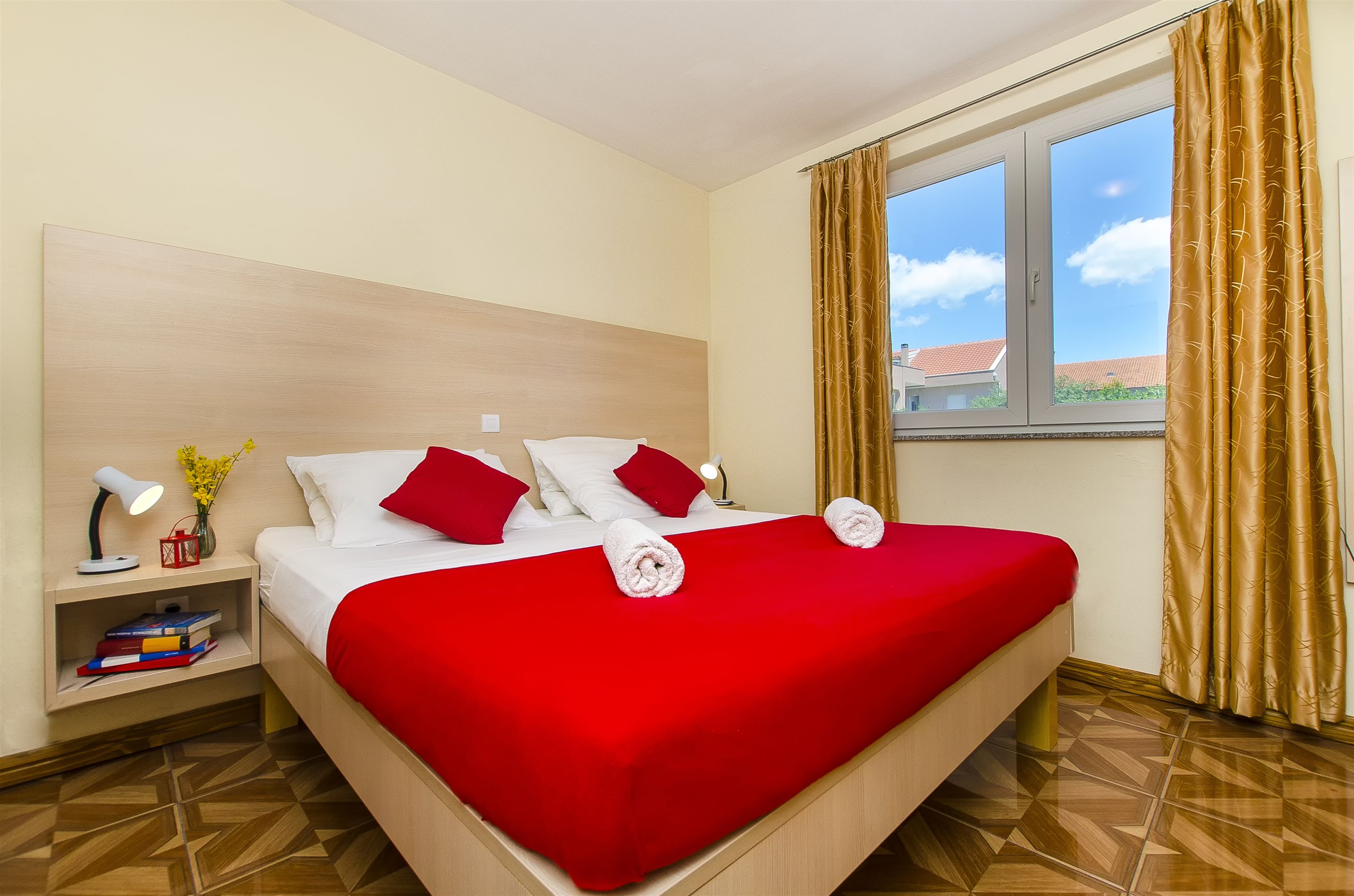 Apartments Glavan 27041-A1