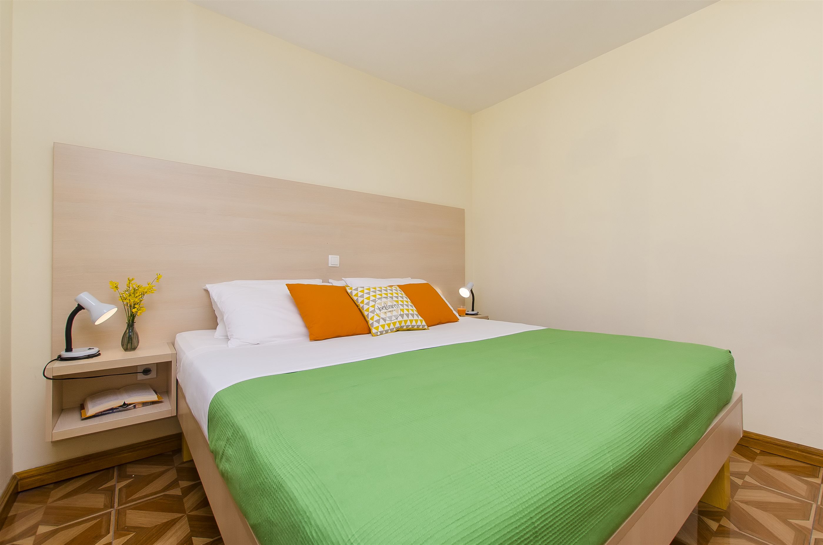 Apartments Glavan 27041-A1