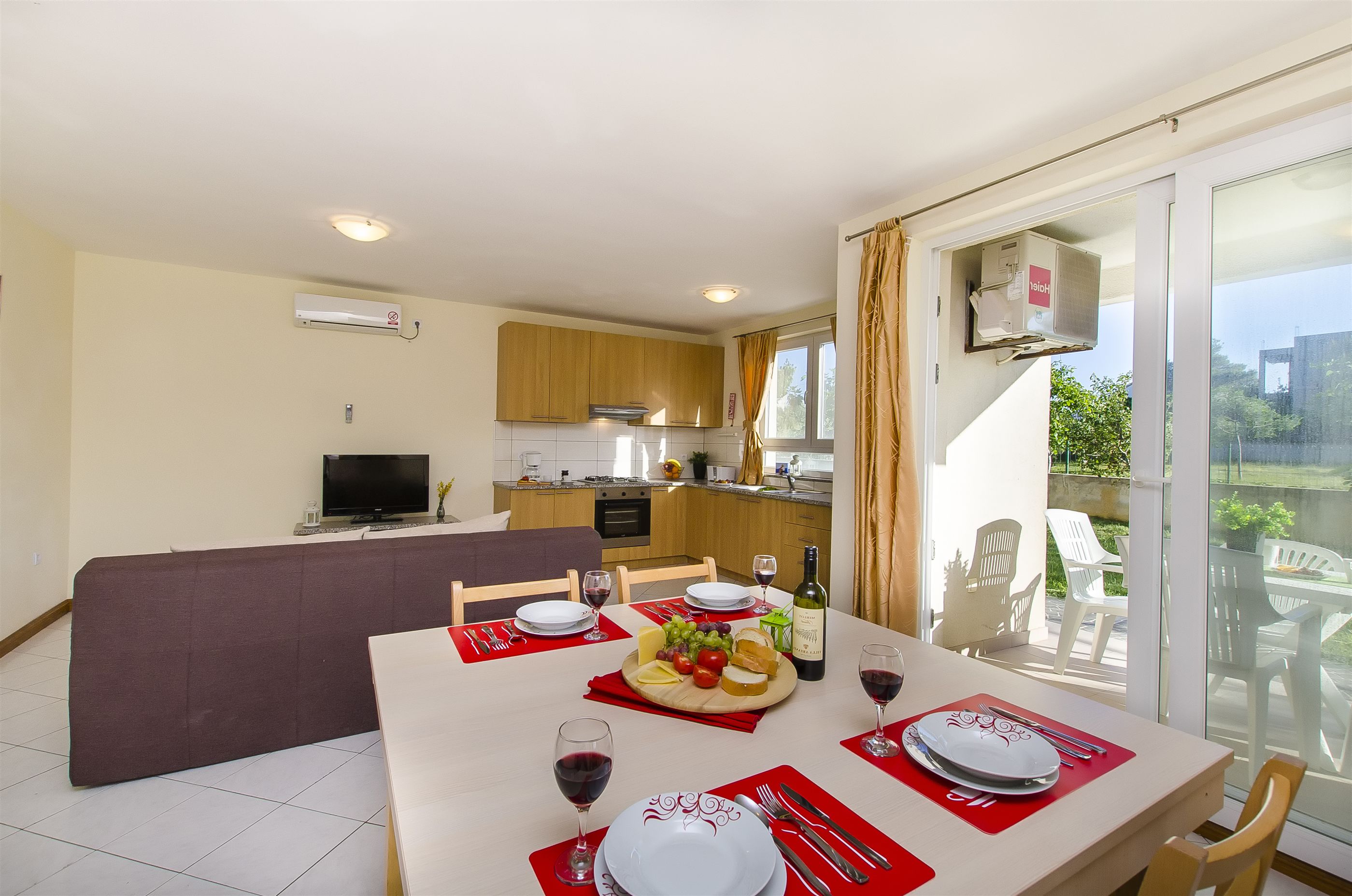 Apartments Glavan 27041-A1