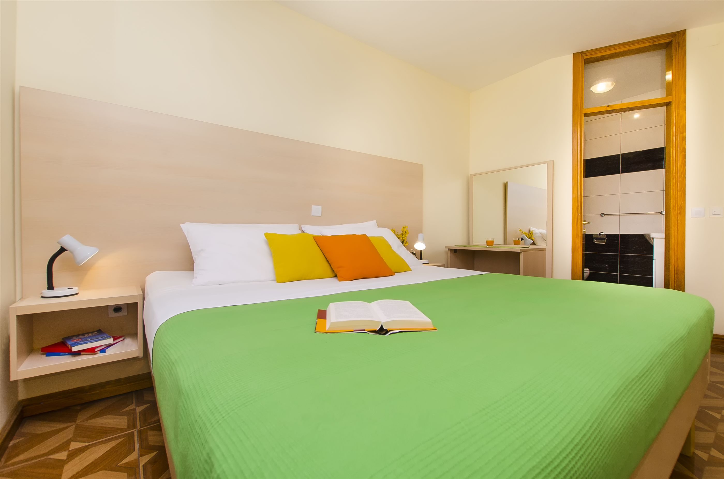 Apartments Glavan 27041-A2