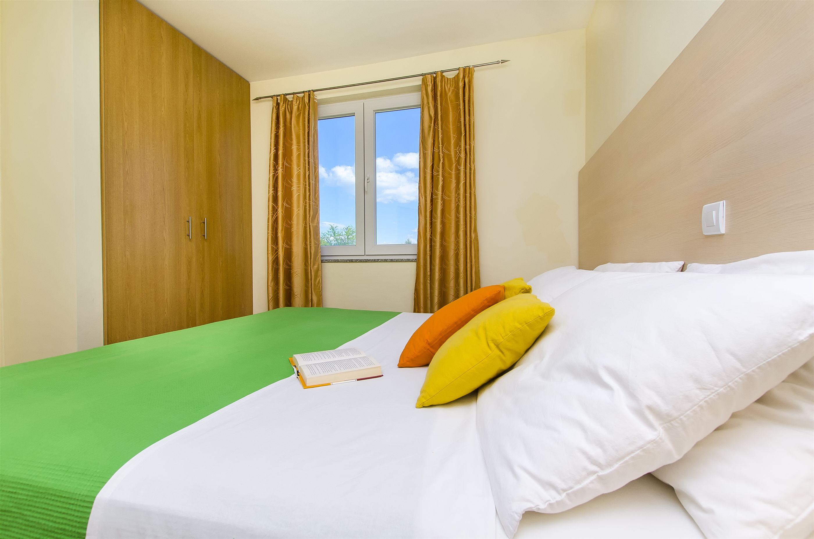 Apartments Glavan 27041-A2