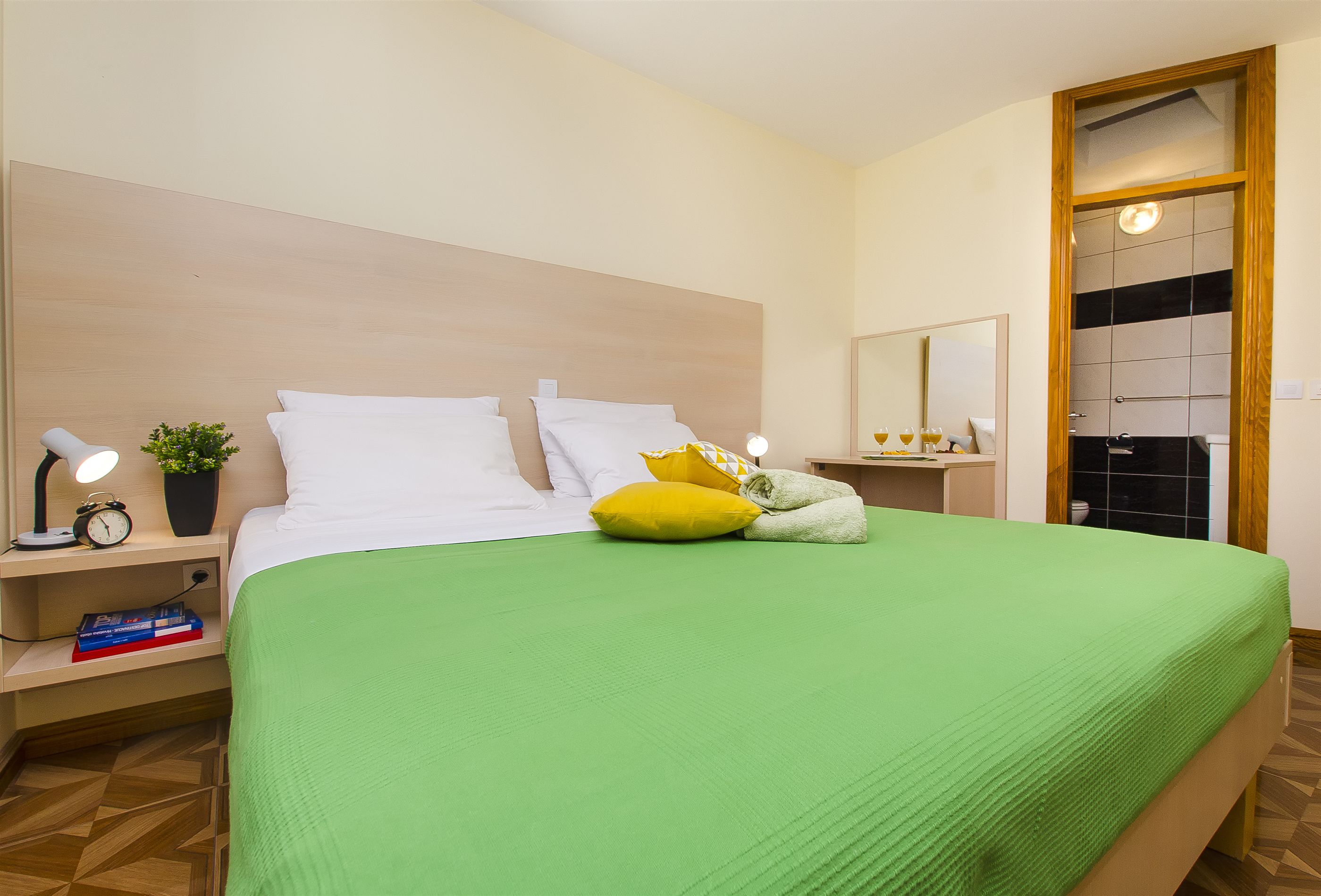 Apartments Glavan 27041-A3