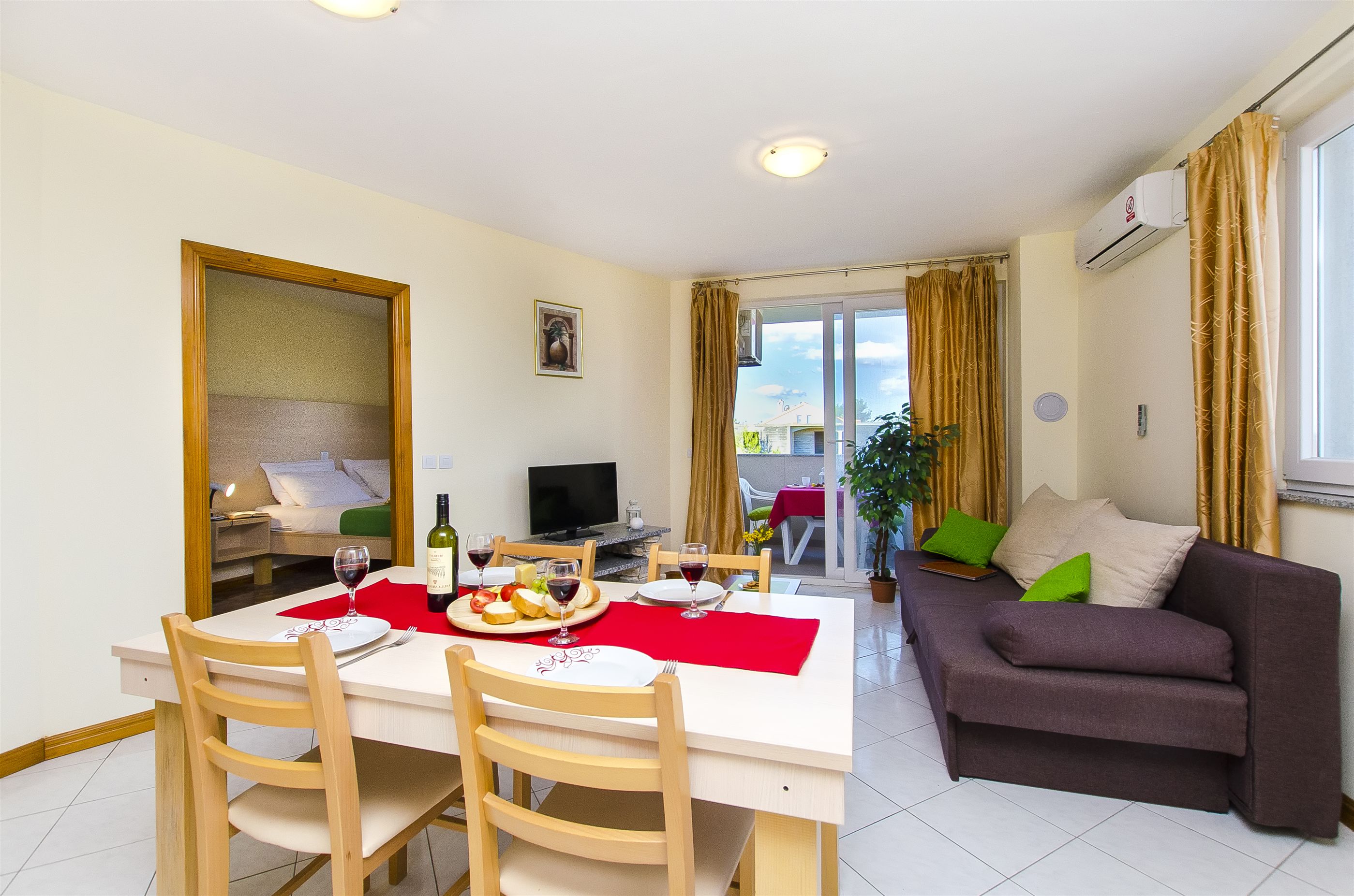 Apartments Glavan 27041-A3