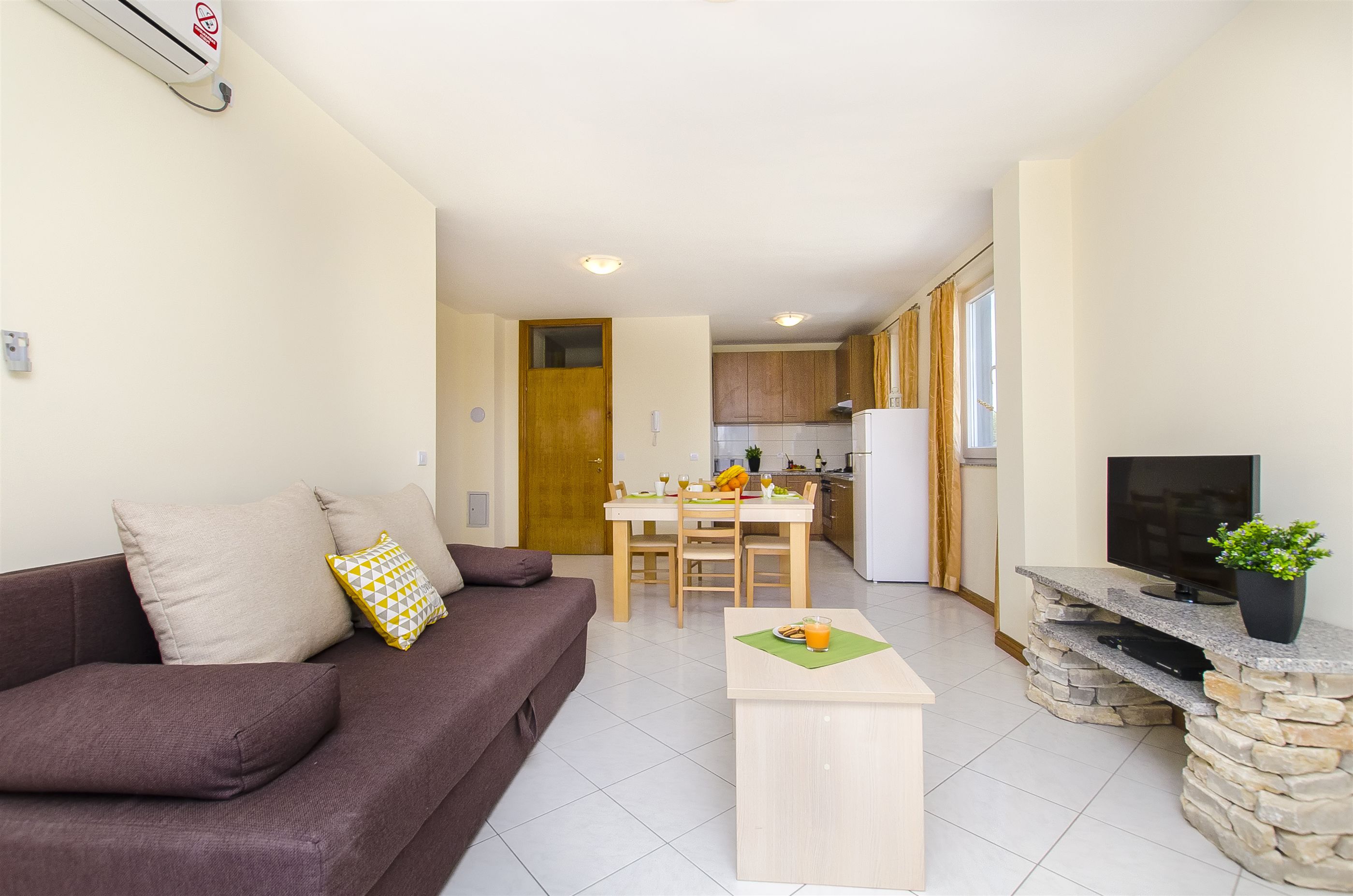 Apartments Glavan 27041-A4