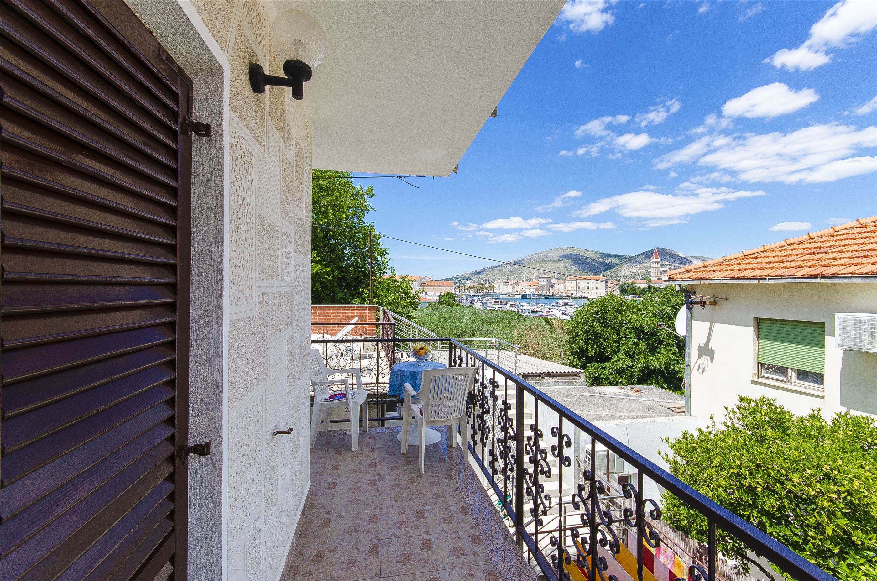 Apartments and Rooms Iva 47621-S7