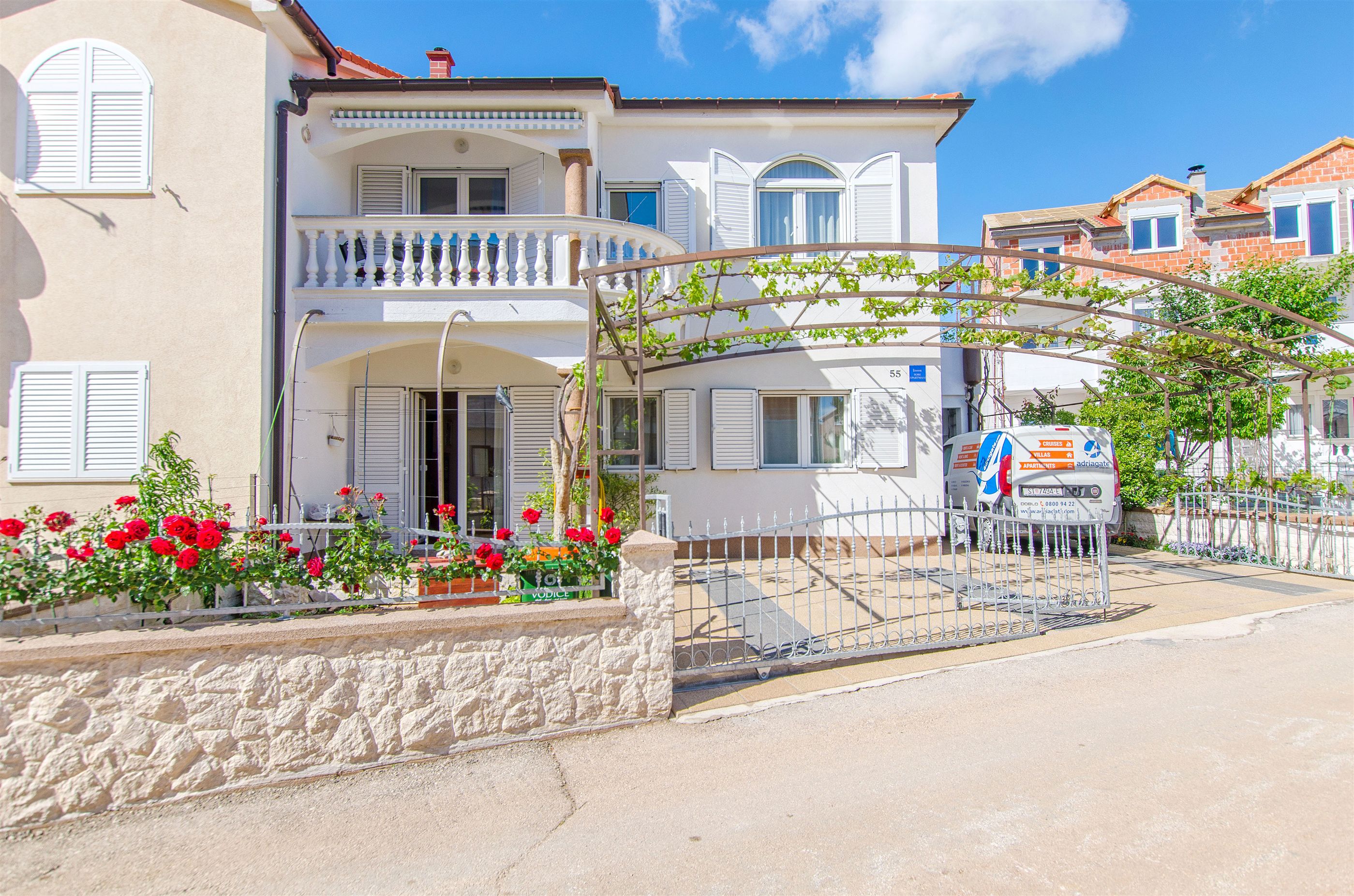 Apartment and Room Štefanija 18051-S1