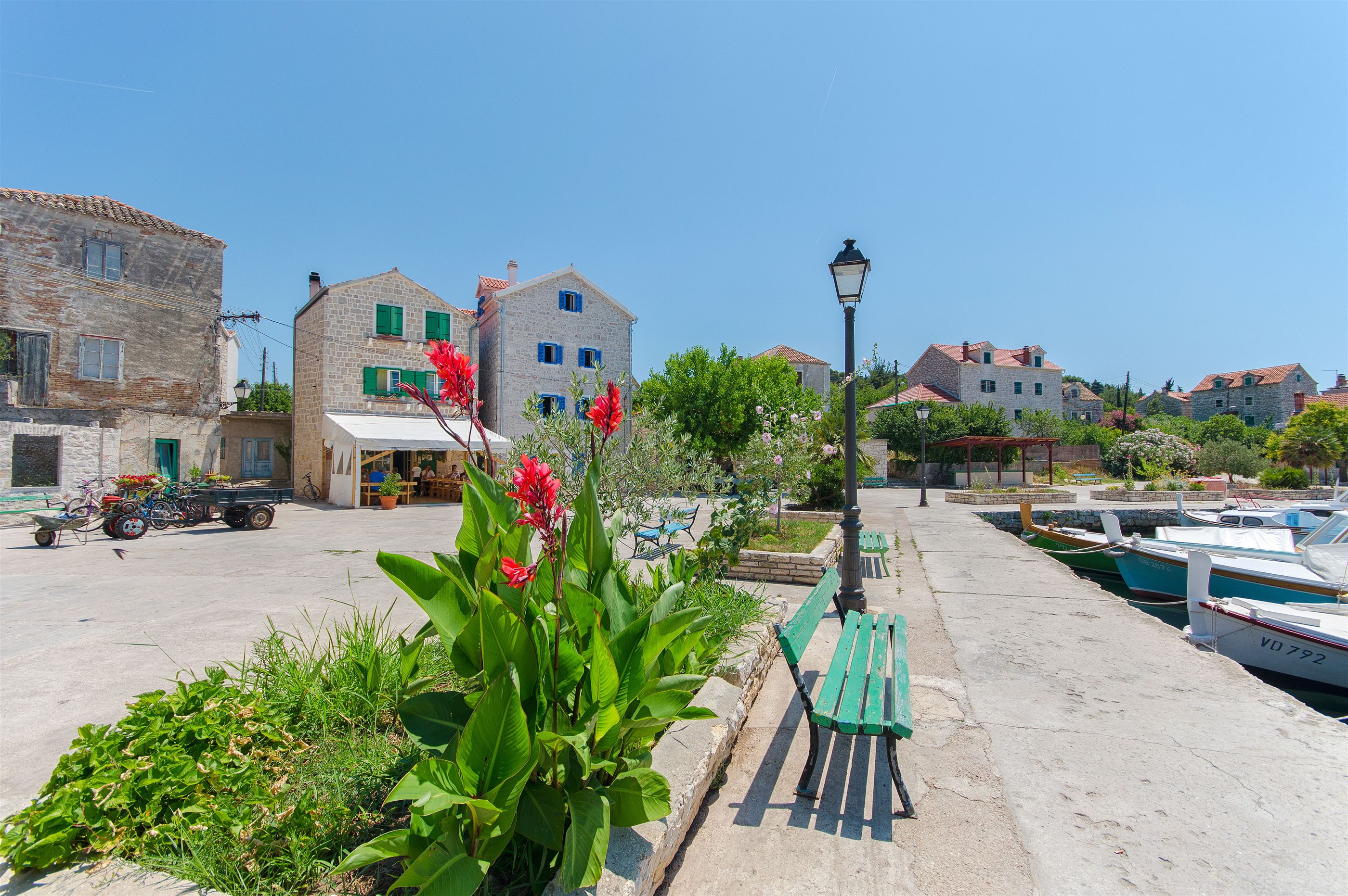 House Stone house island Prvić 27111-K1