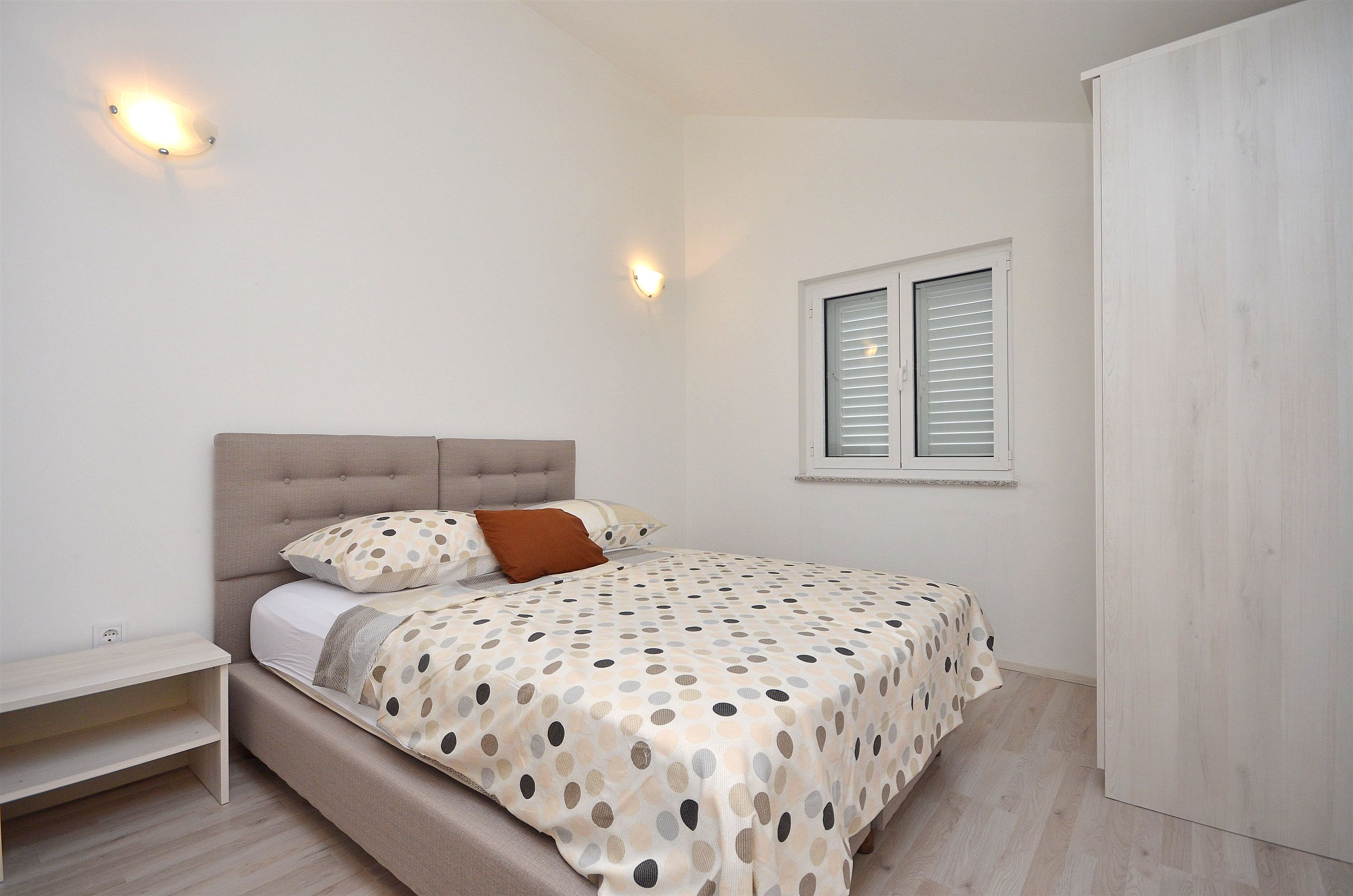 Apartment Lily with pool Srima 37561-A1