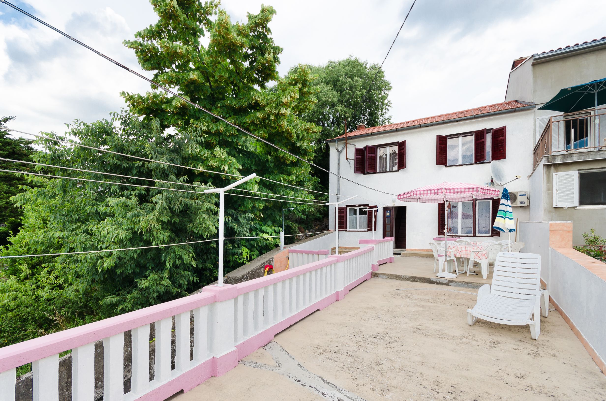 House Laura 66682-K1