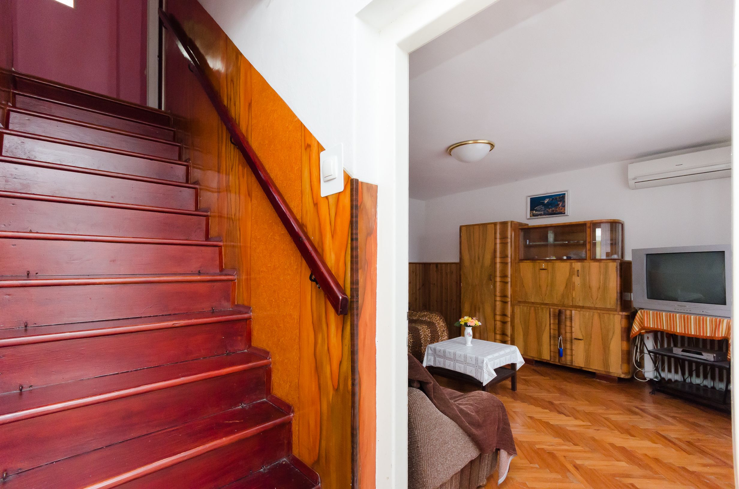 House Laura 66682-K1