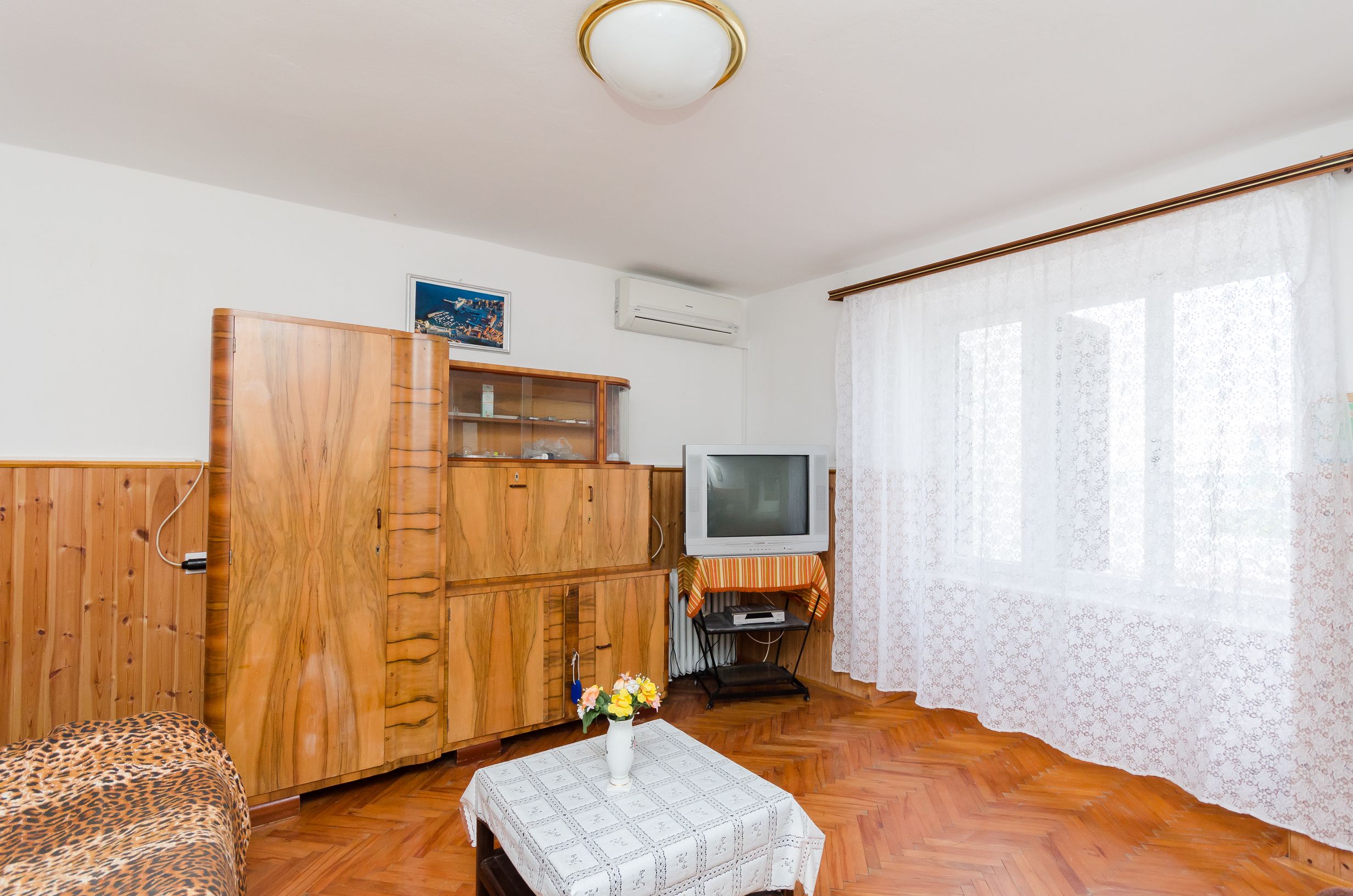 House Laura 66682-K1