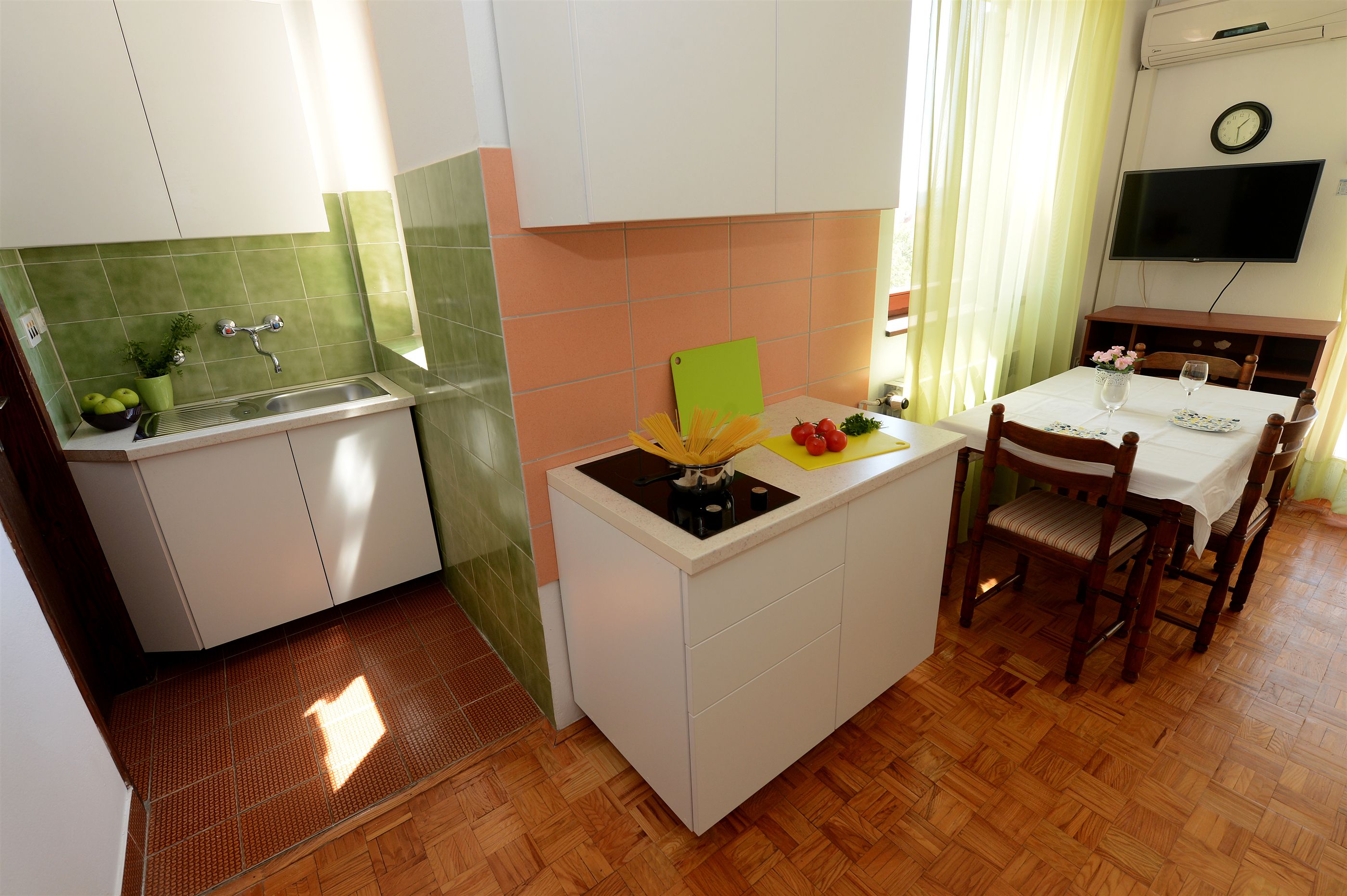 Apartments Anđelko 22491-A1
