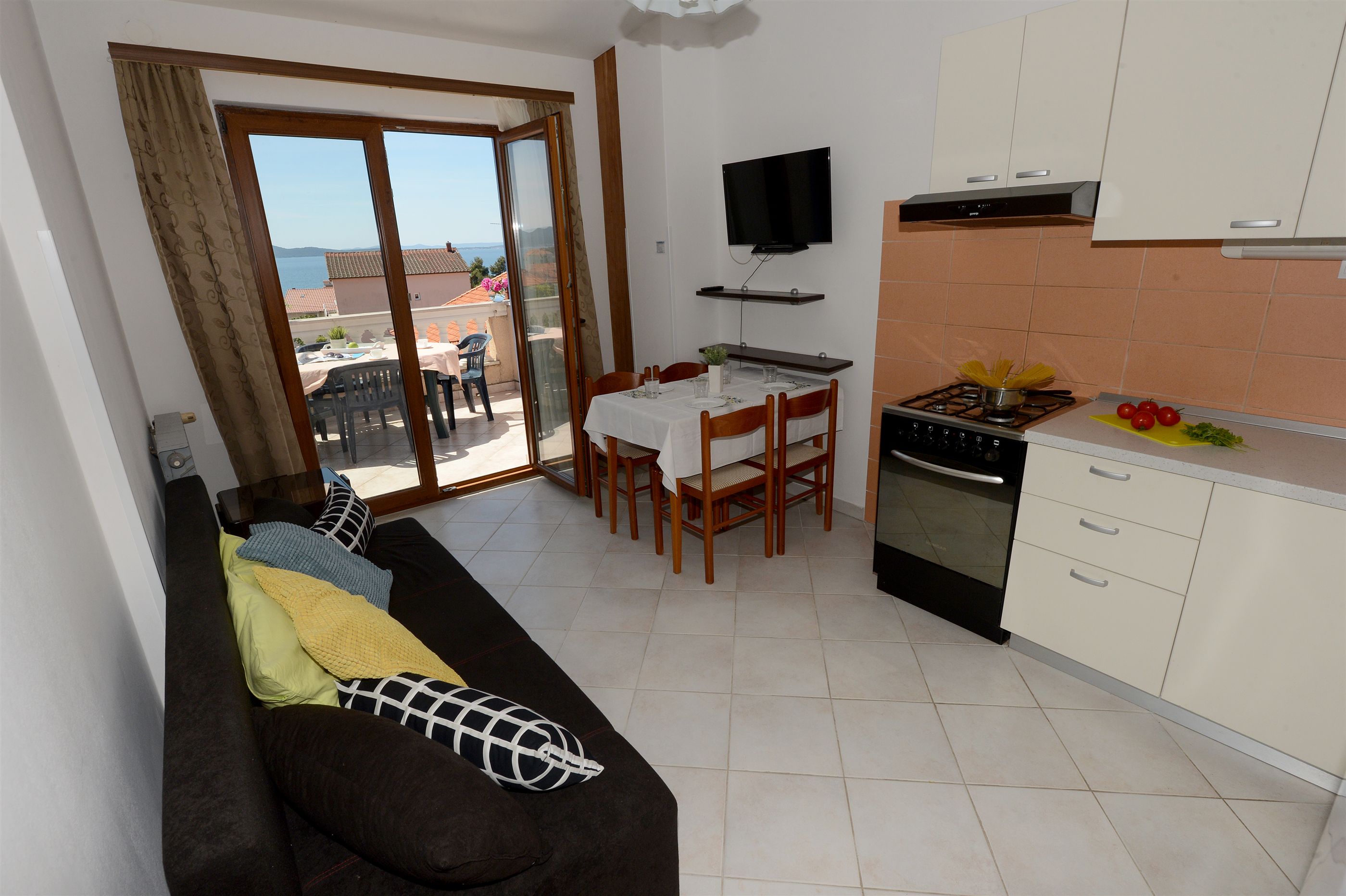 Apartments Anđelko 22491-A2