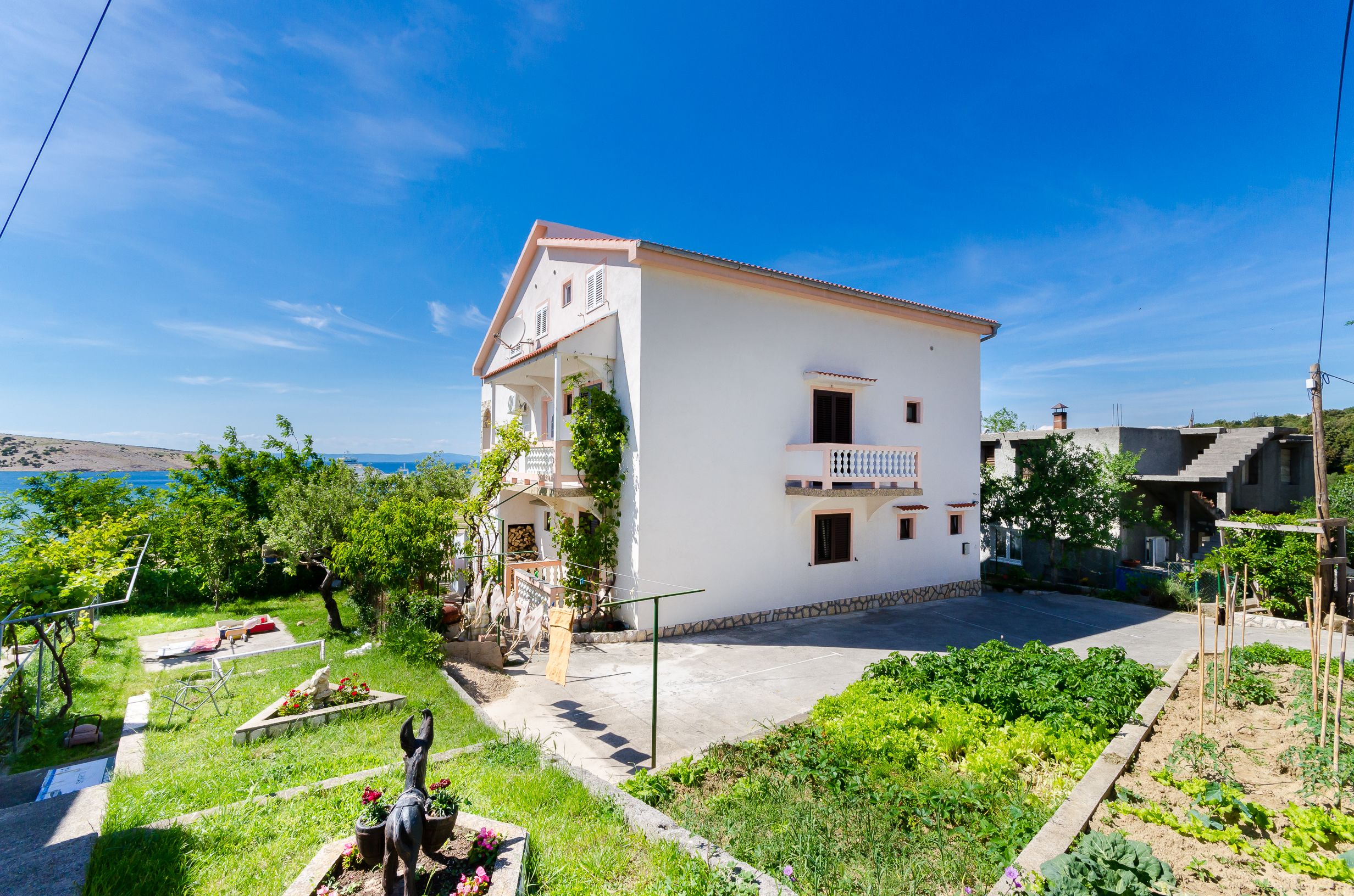 Apartments Albina 28001-A3