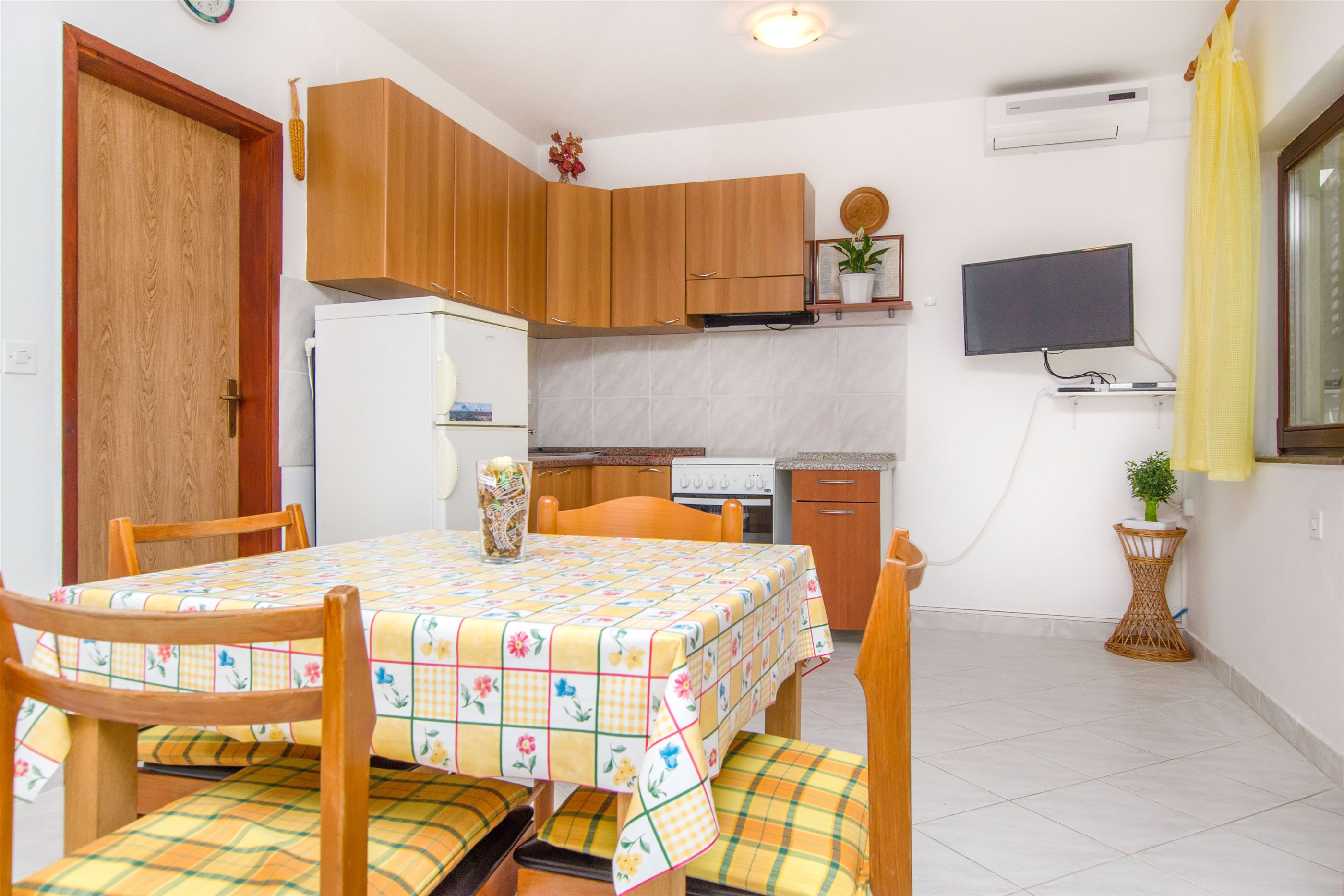 Apartments Stjepan 32411-A1