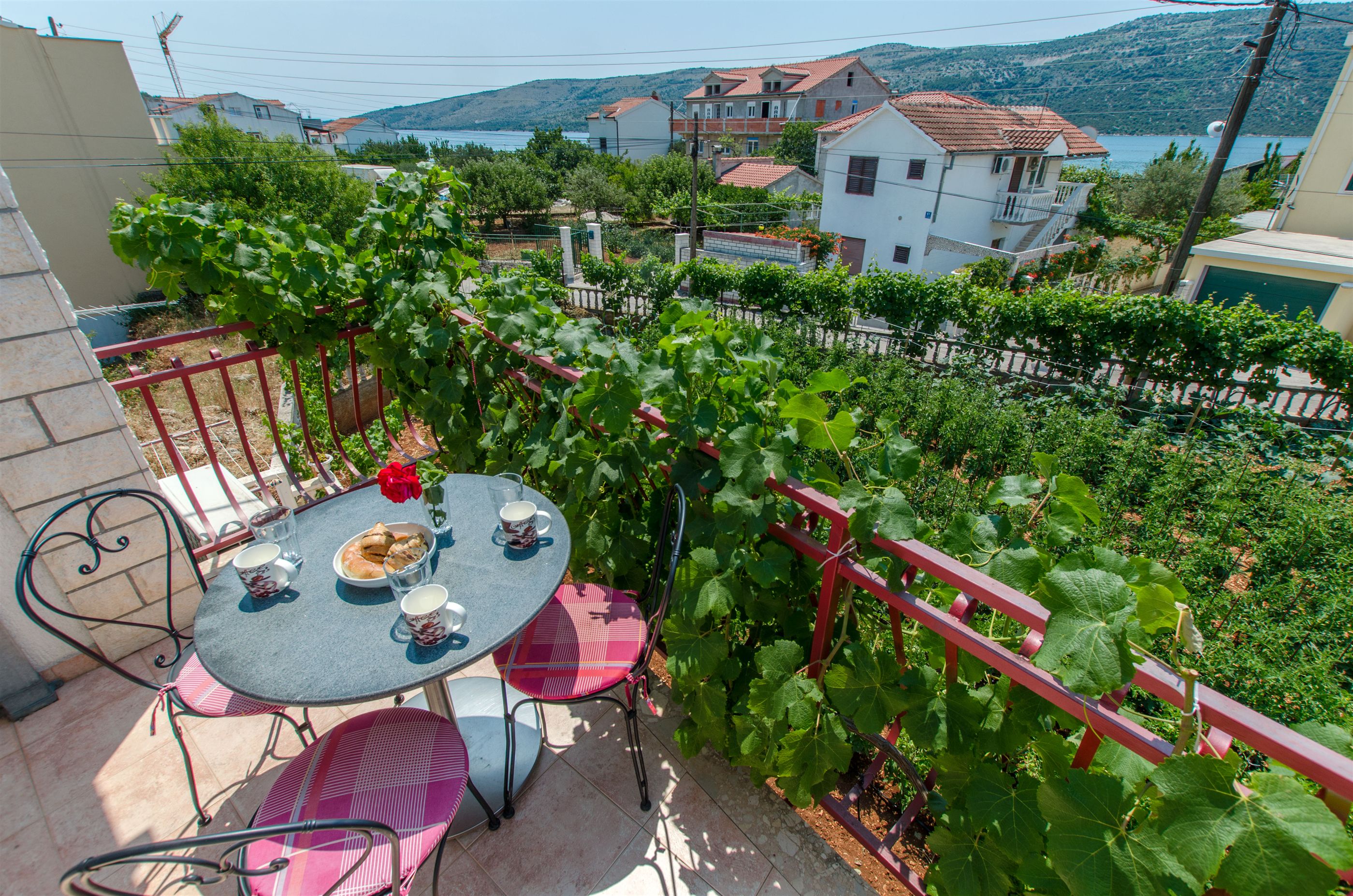 Apartments Mala Dalmacija 29691-A1