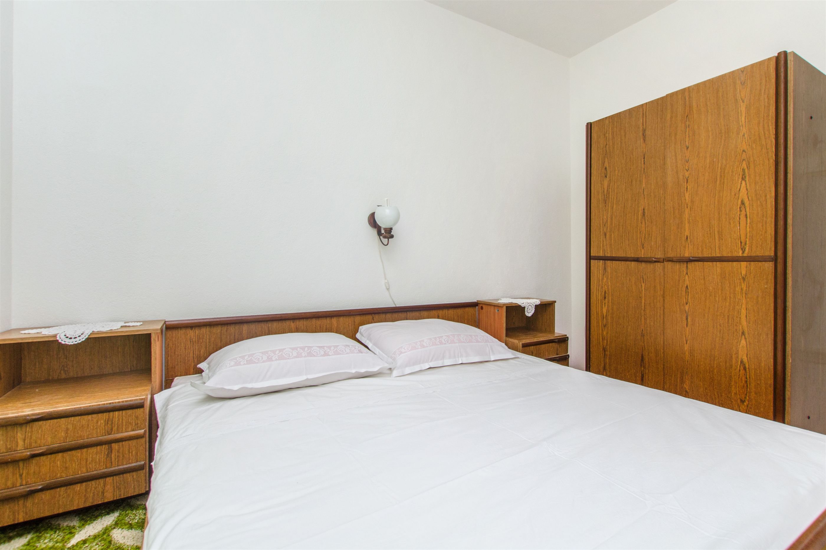 Apartments Jerka 44201-A1