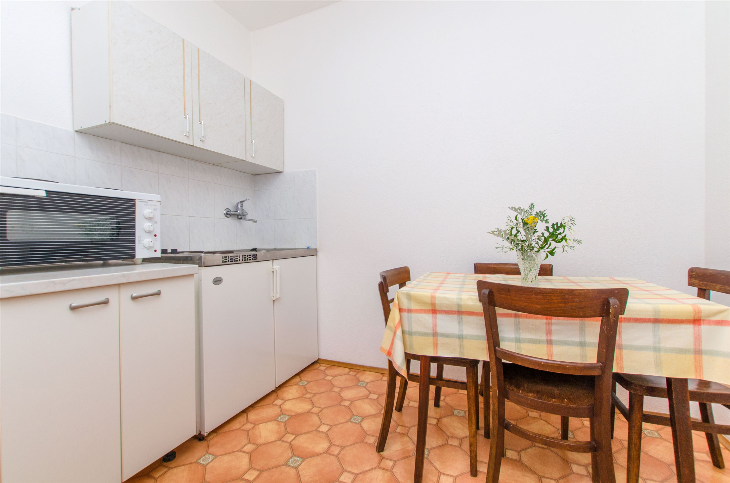 Apartments Jerka 44201-A1