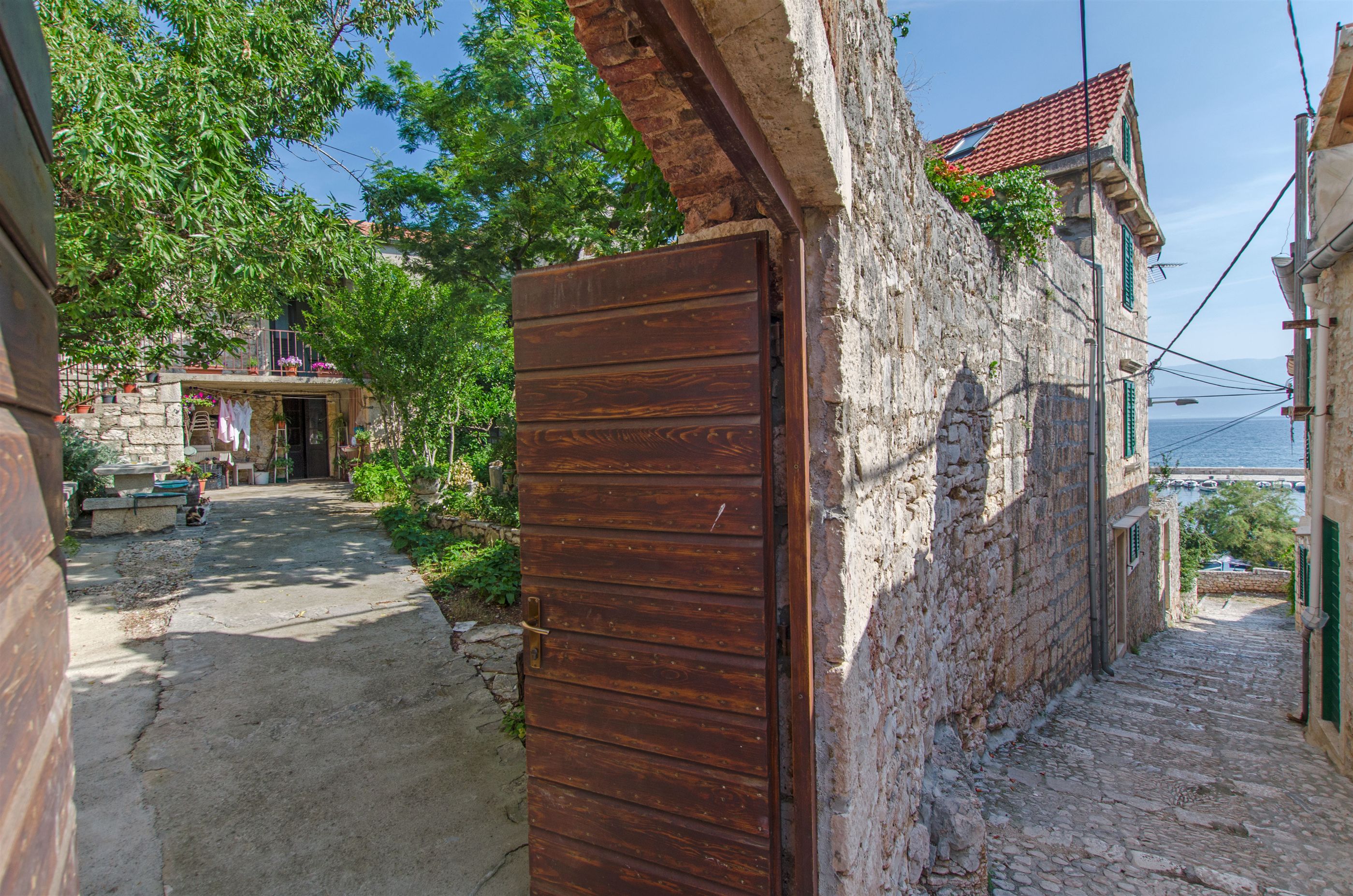 Apartments Jerka 44201-A1