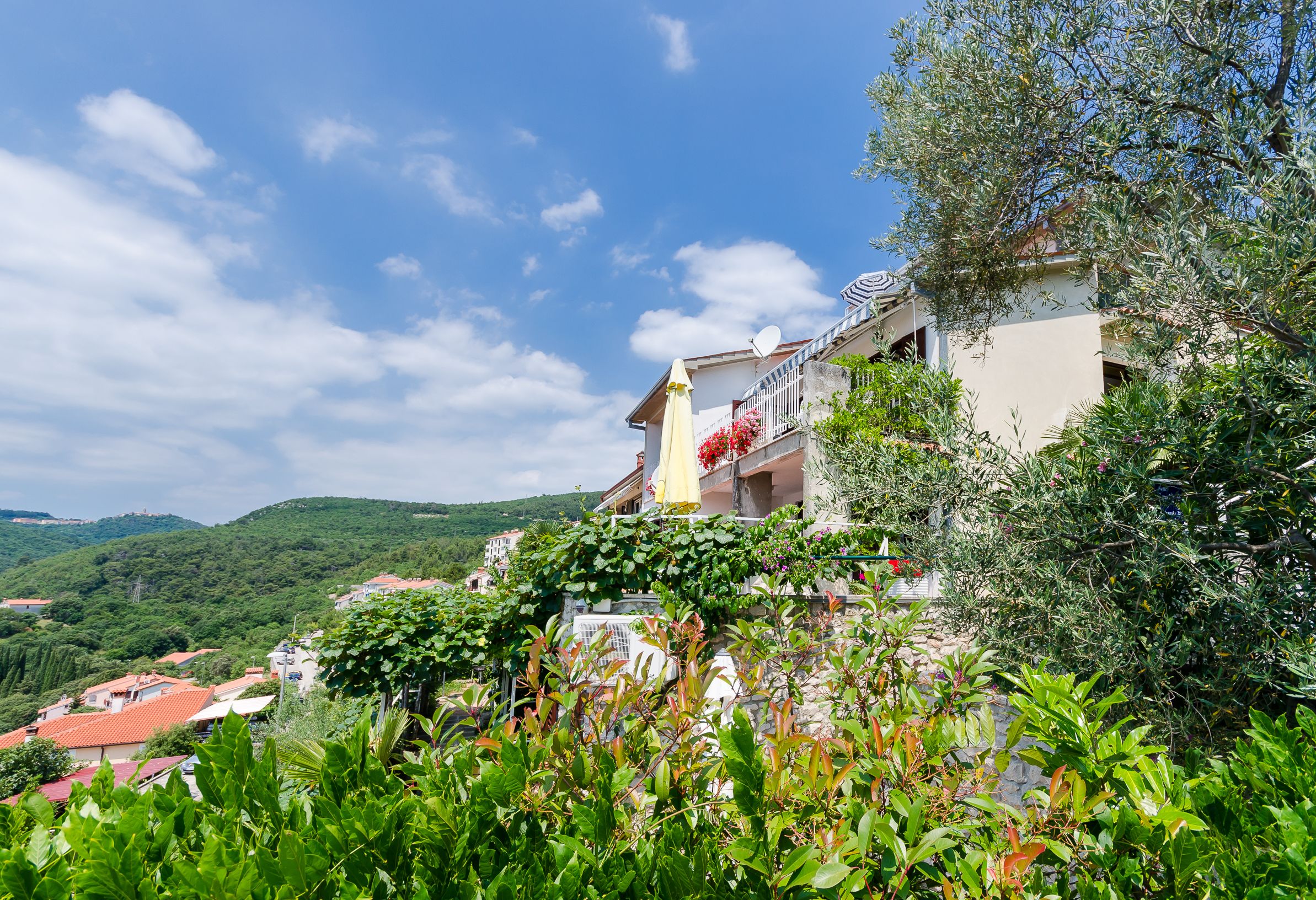 Apartments Mandica 74861-A1