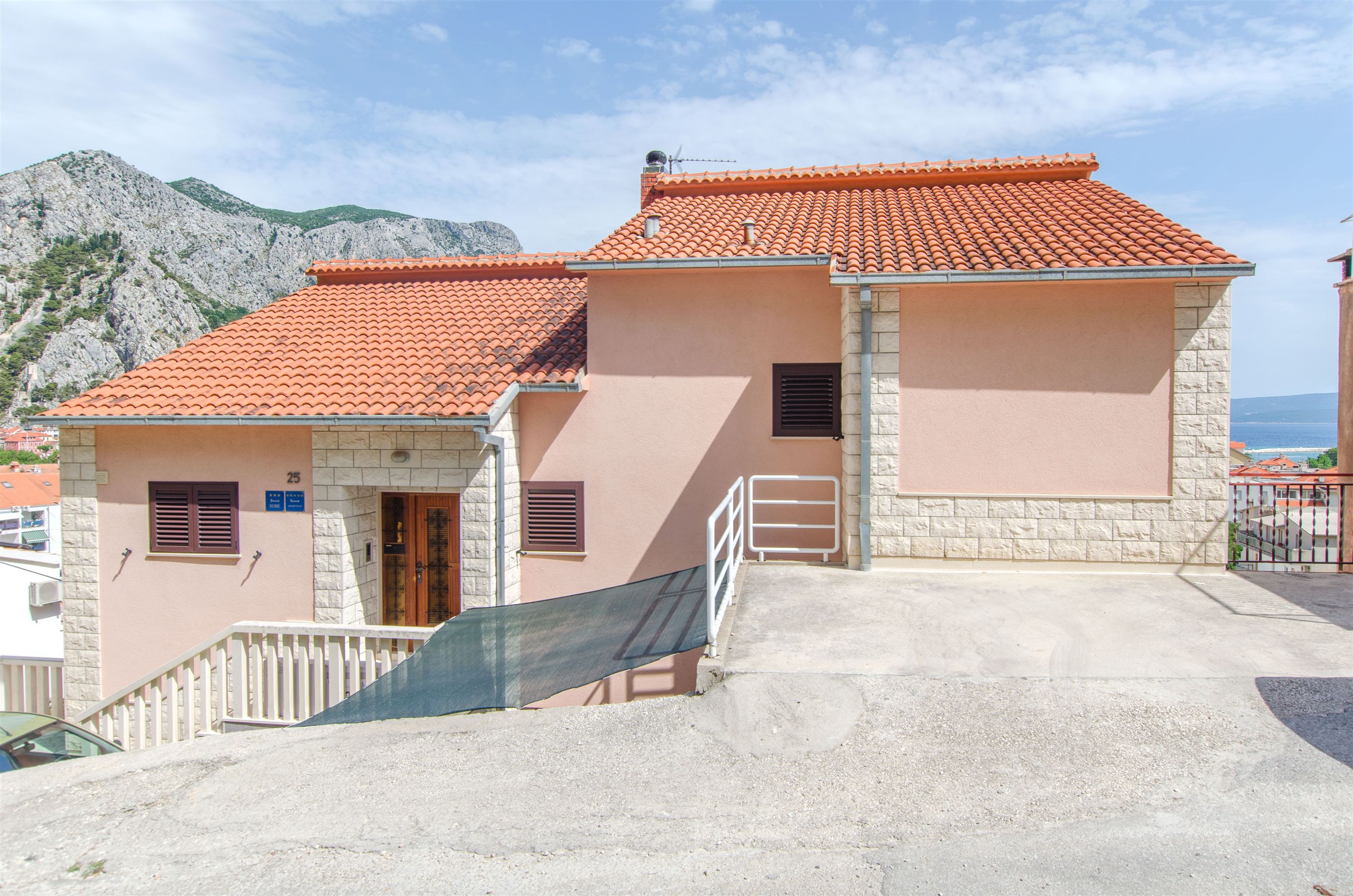 Apartments Zecic 30921-A1