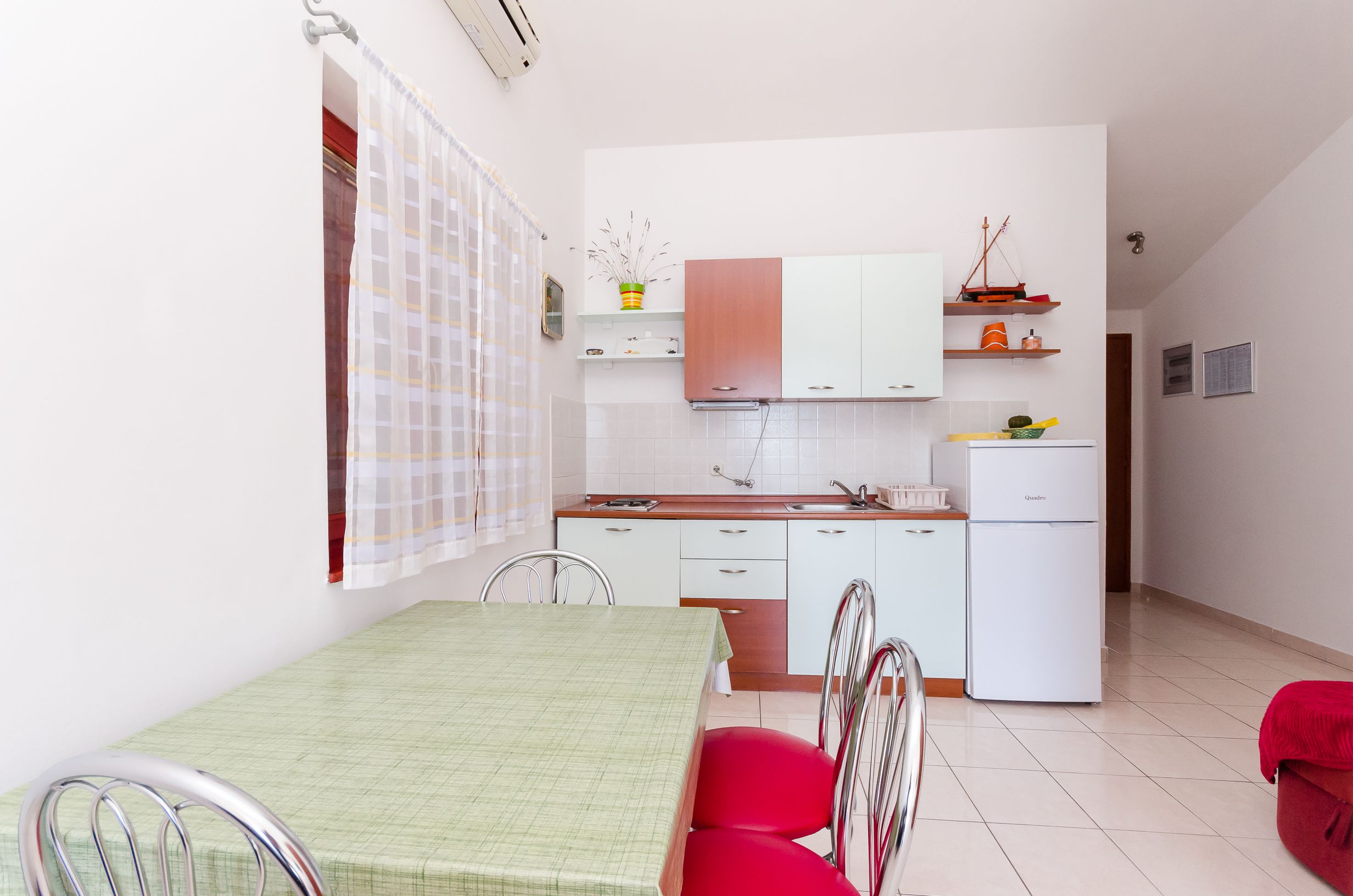 Apartments Mladen 61131-A2