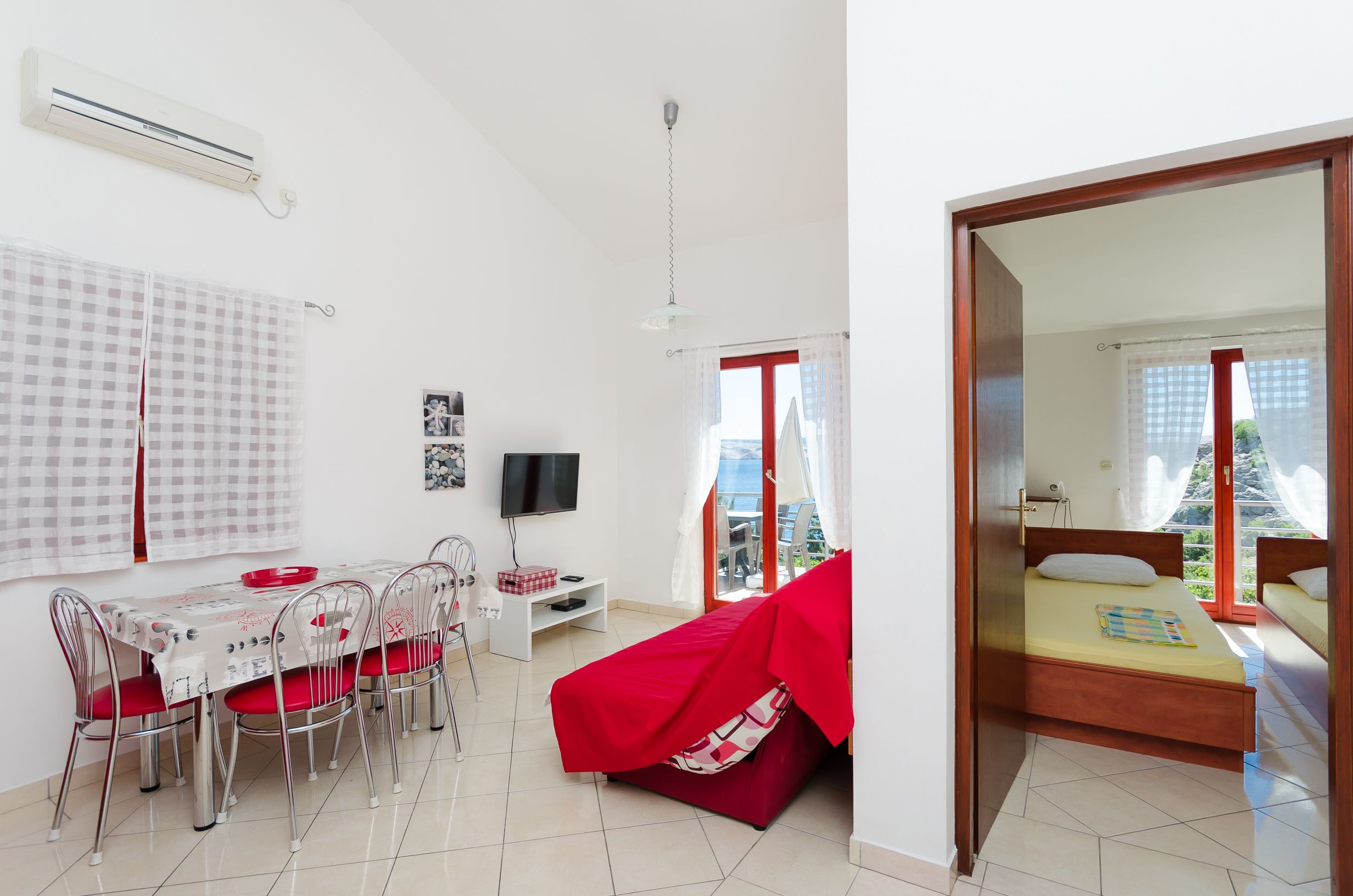 Apartments Mladen 61131-A1