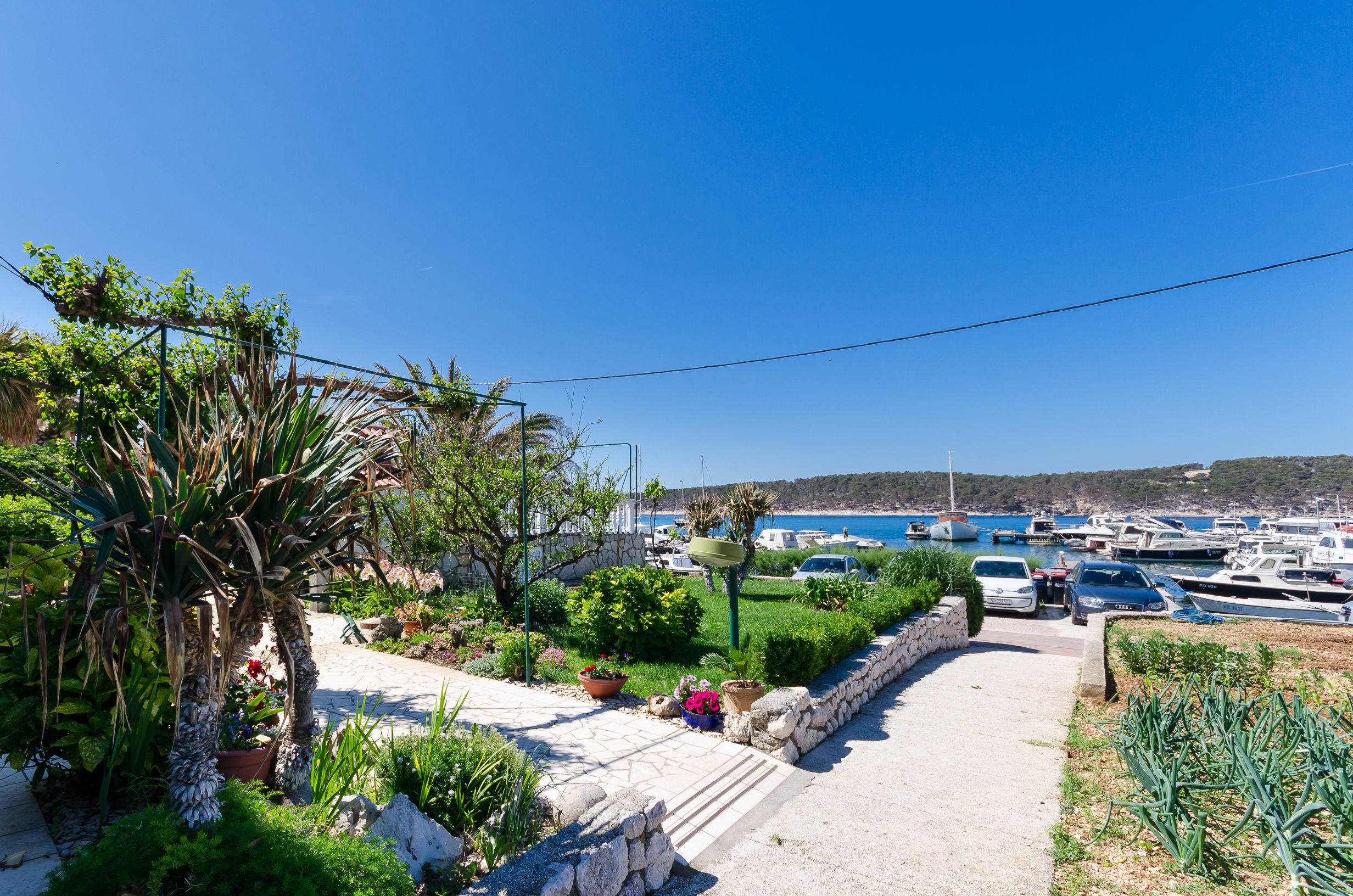 Apartments Near the sea Barbat 17702-A2