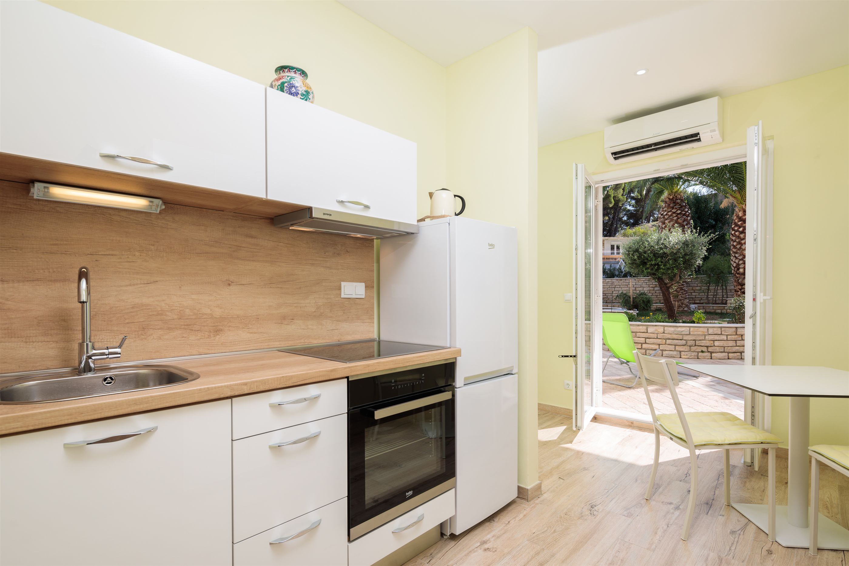 Apartments and Room Alen 39481-A1