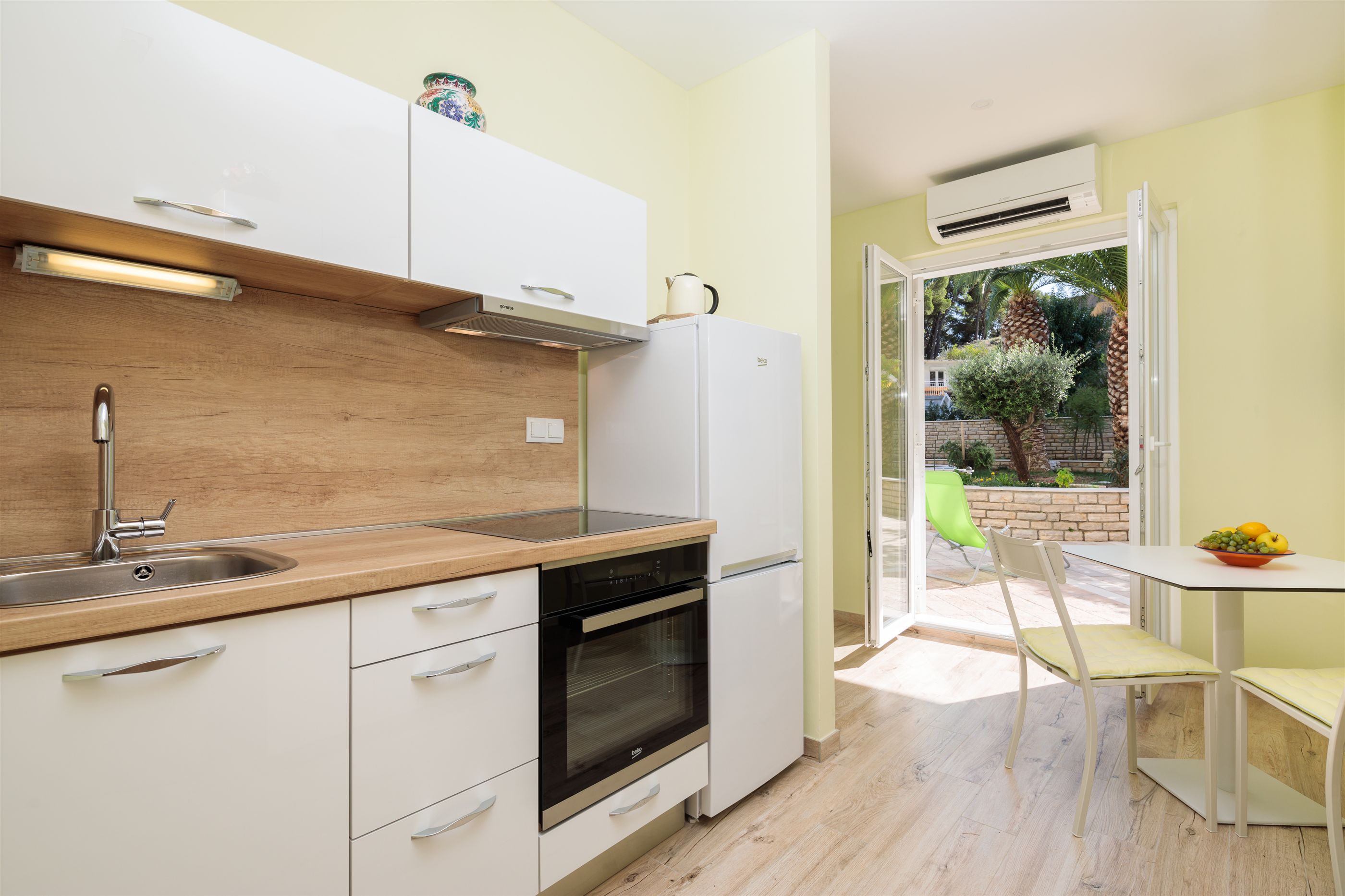 Apartments and Room Alen 39481-A1