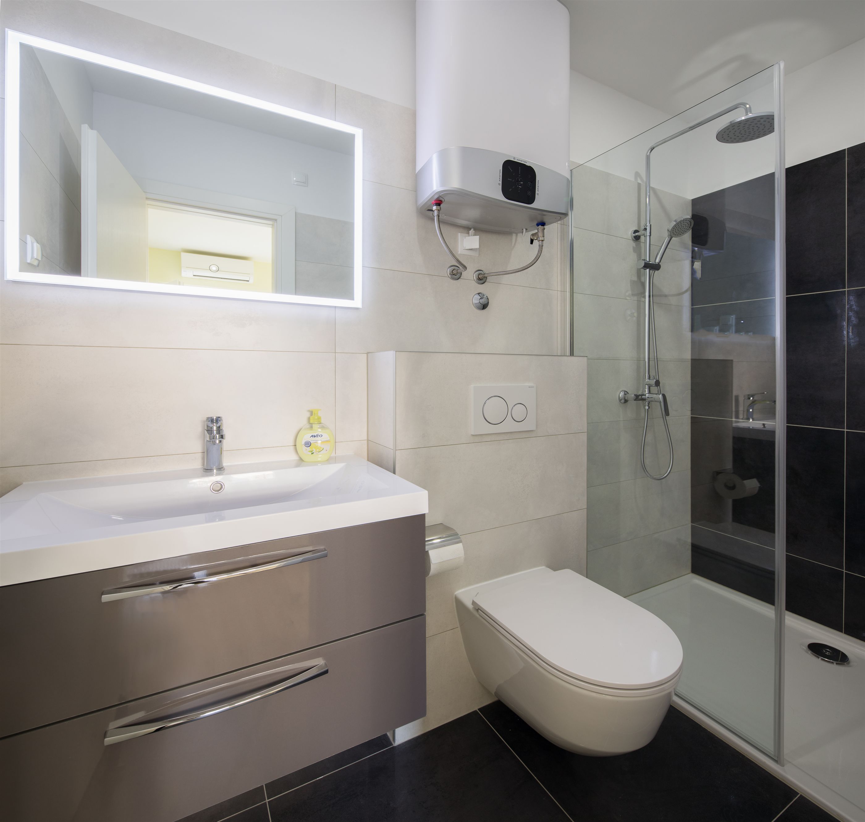 Apartments and Room Alen 39481-S3