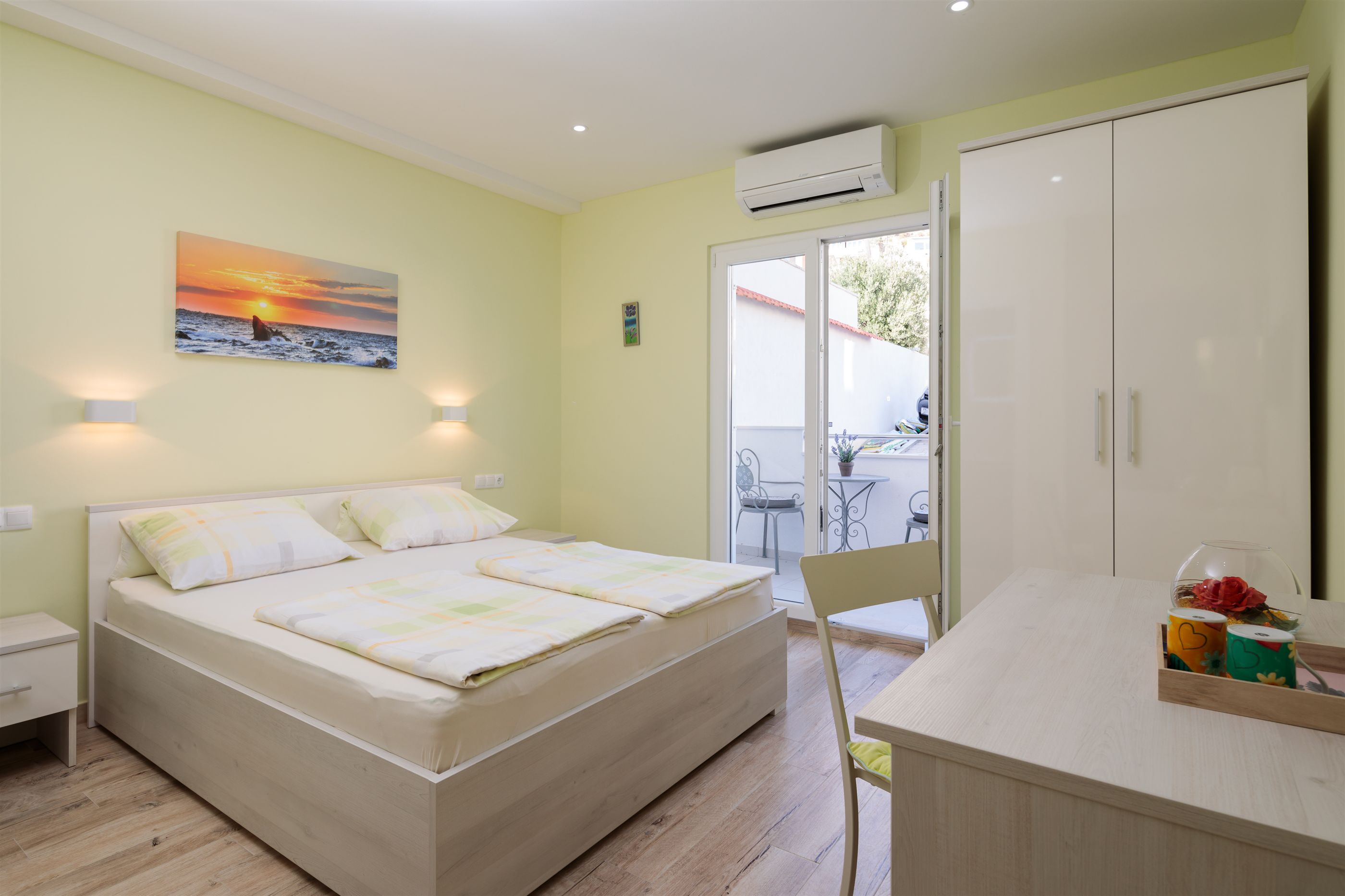 Apartments and Room Alen 39481-S3