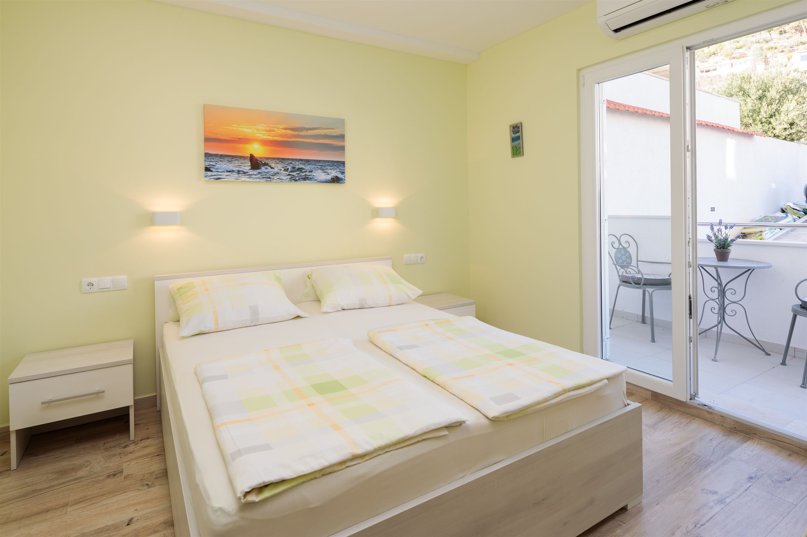 Apartments and Room Alen 39481-S3