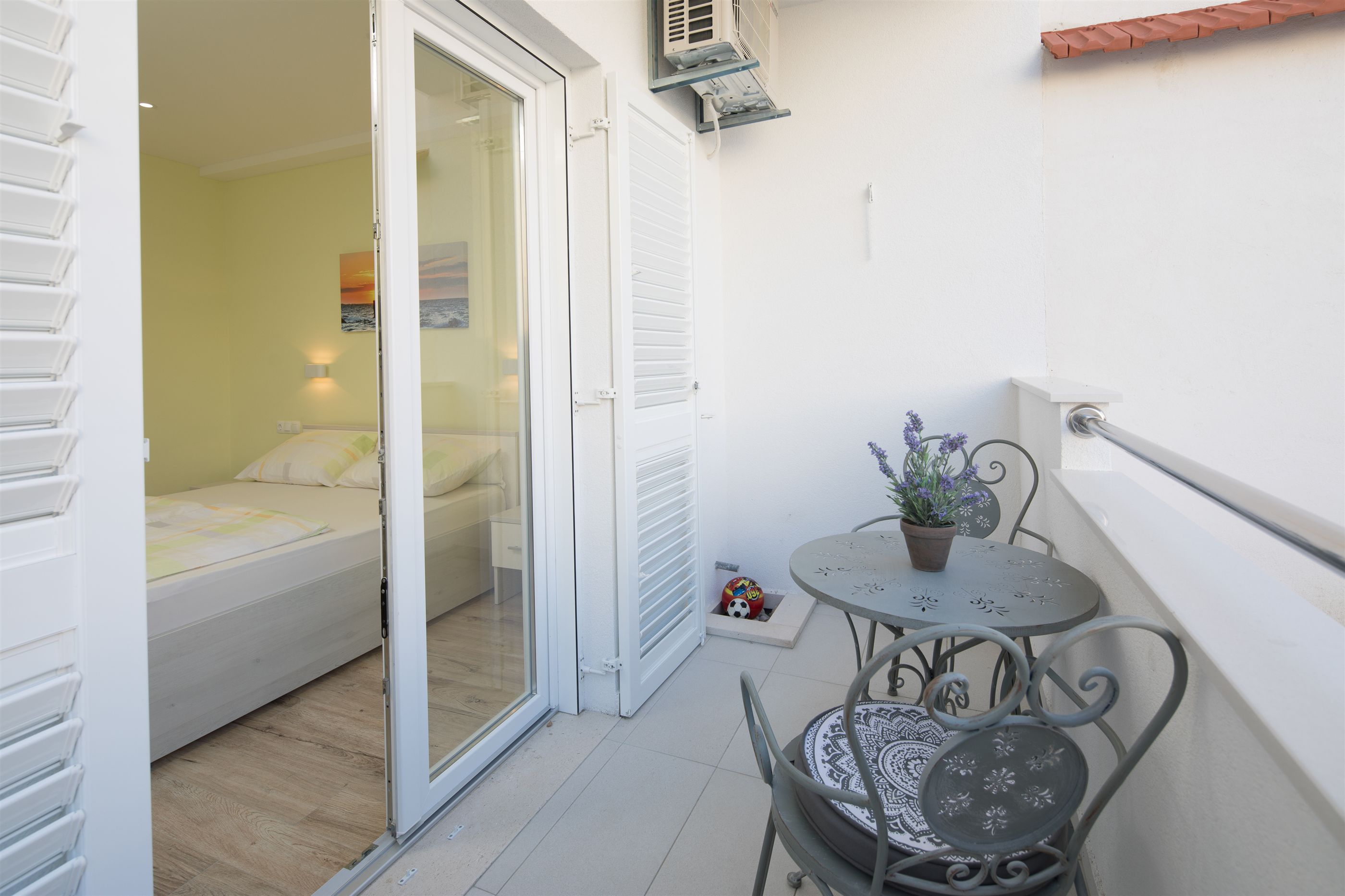 Apartments and Room Alen 39481-S3