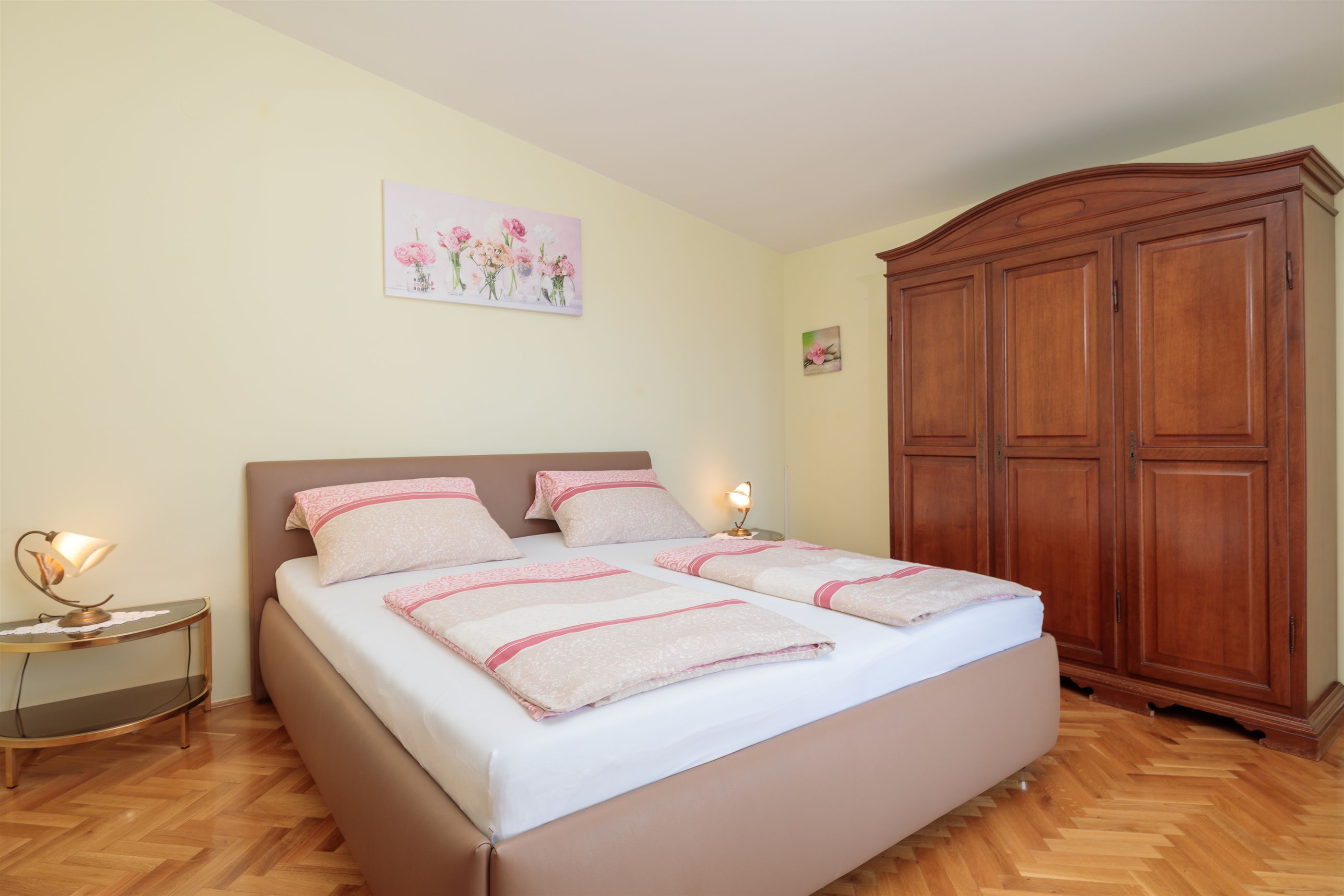 Apartments and Room Alen 39481-A4