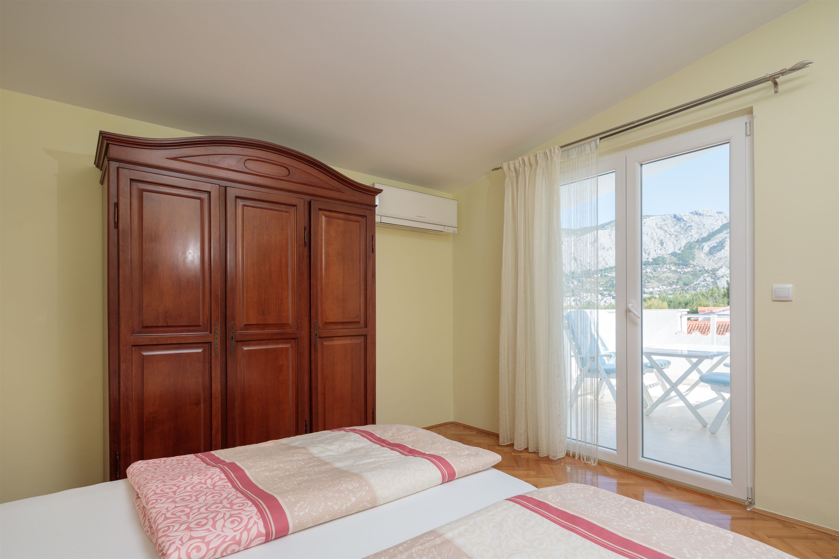 Apartments and Room Alen 39481-A4