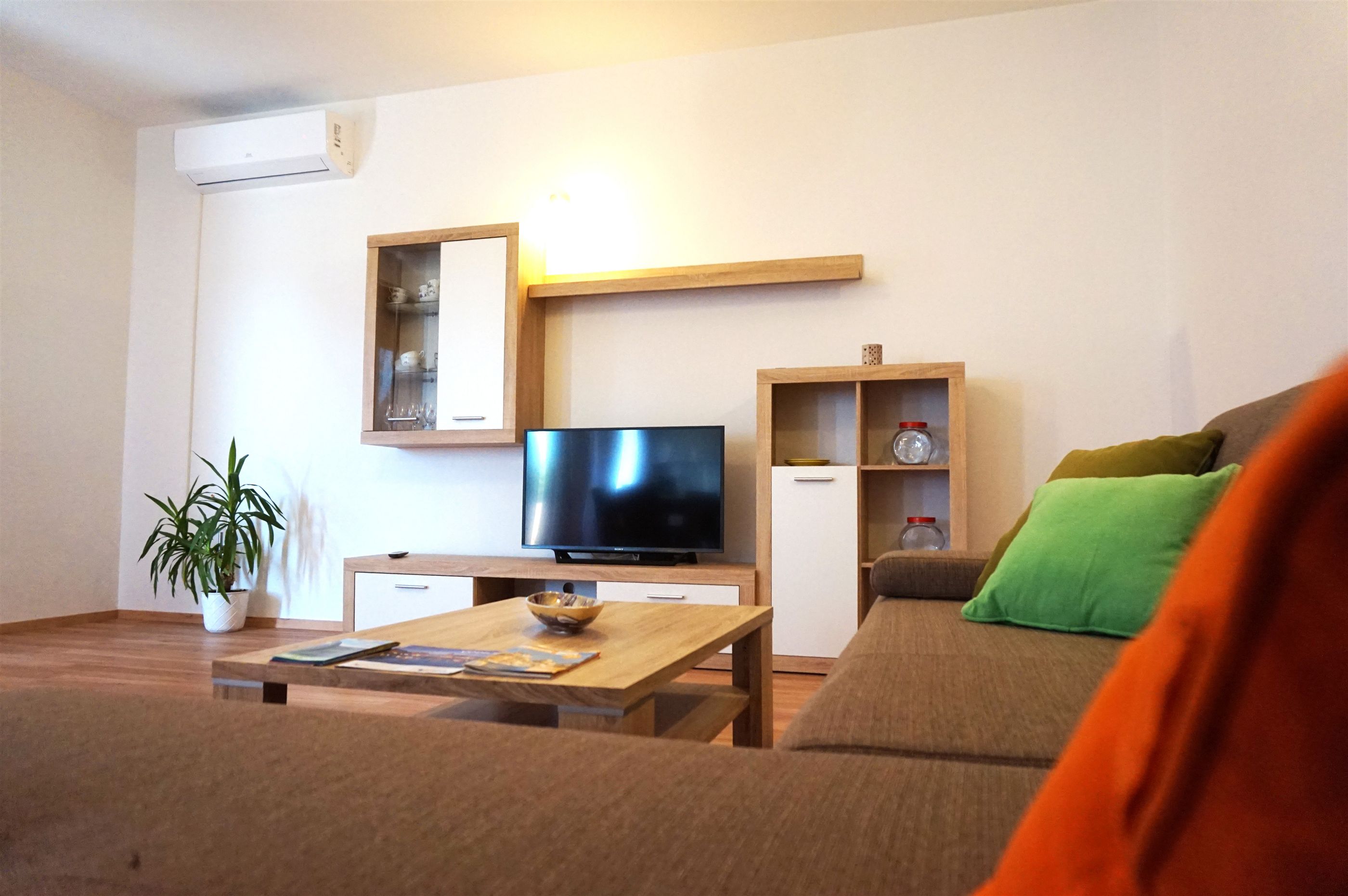 Apartment Summer Day 37401-A1