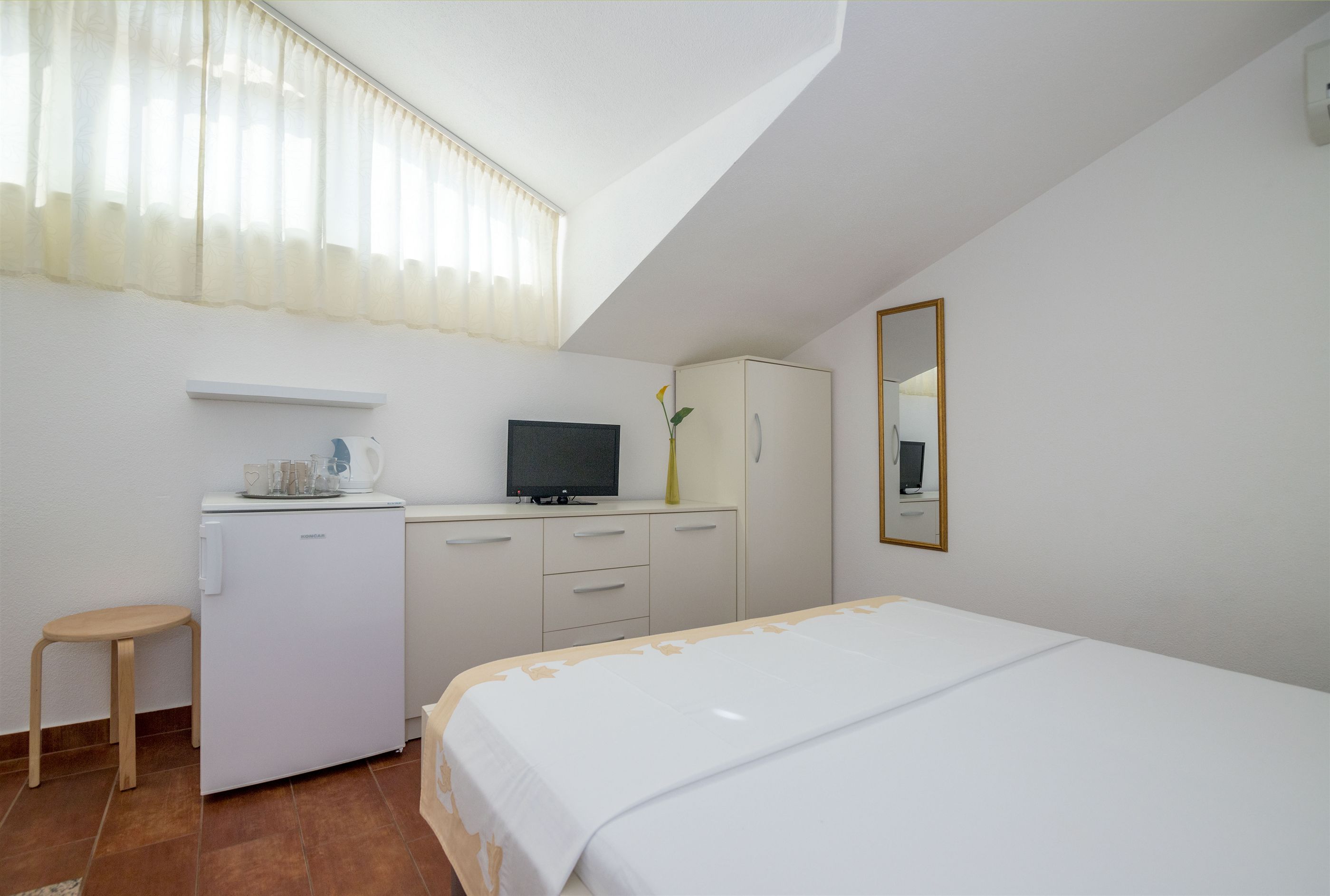 Apartments and Room Maestral 47221-S1