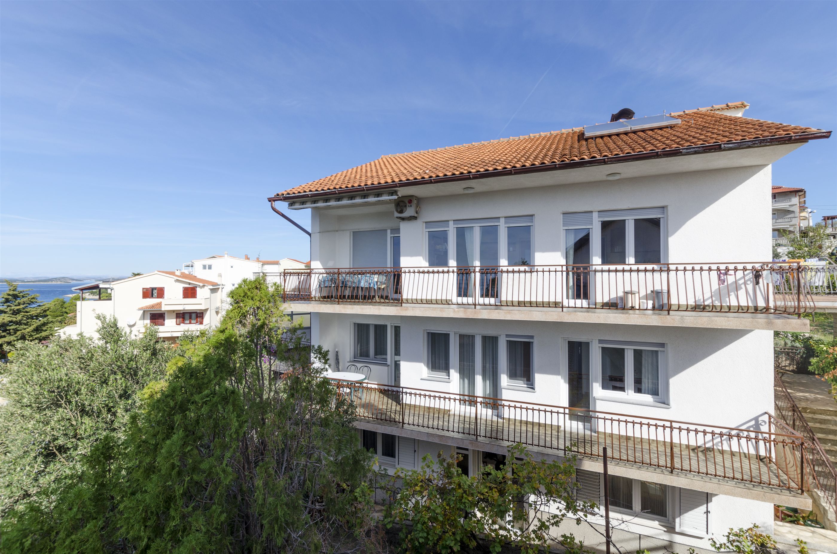 Apartments Karmela 40278-A1