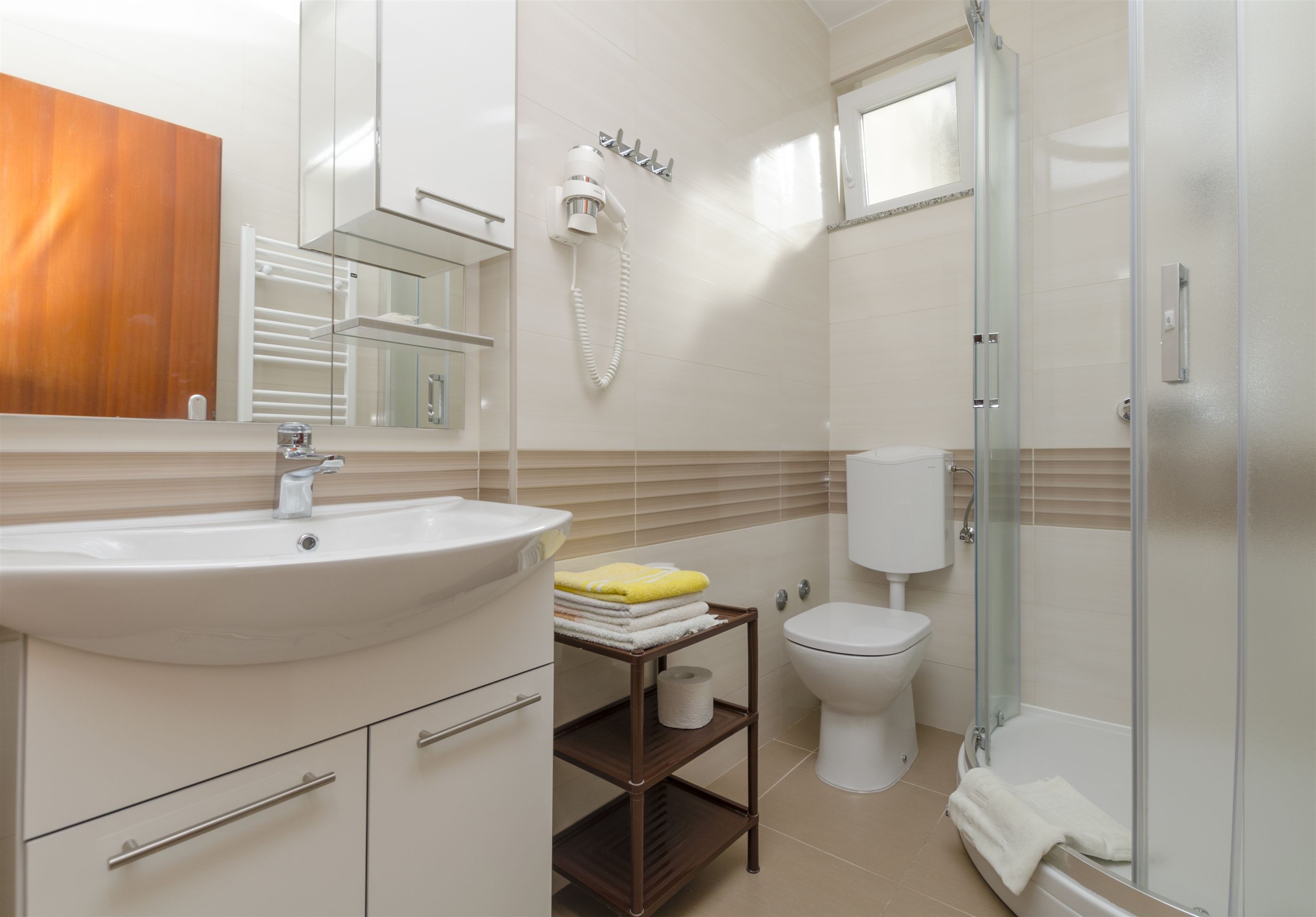 Apartments Karmela 40278-A2