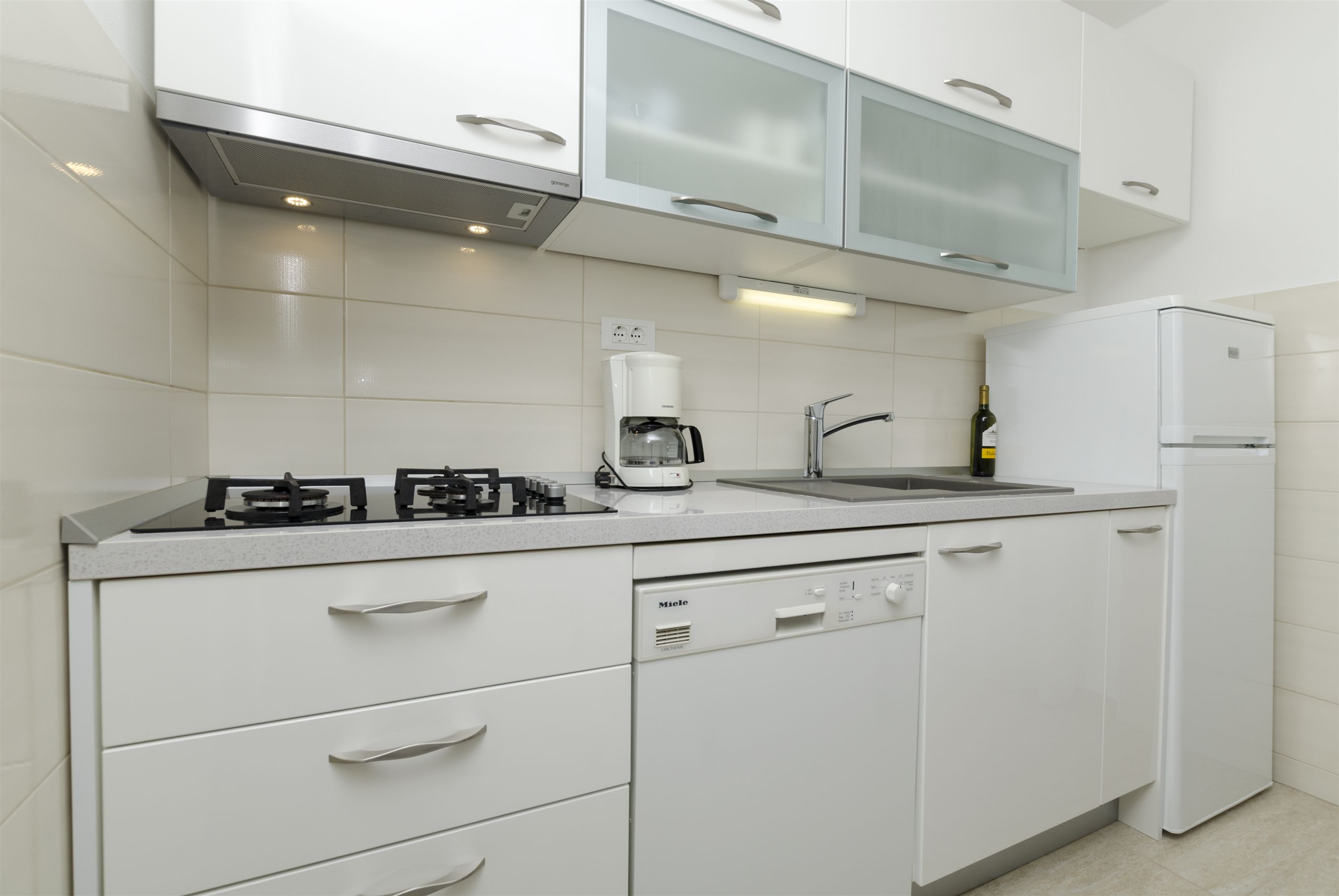 Apartments Karmela 40278-A2