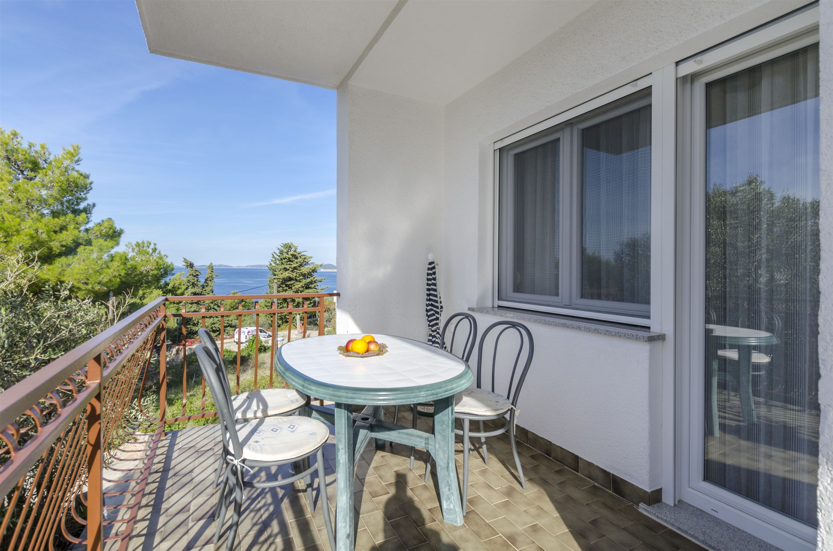 Apartments Karmela 40278-A2
