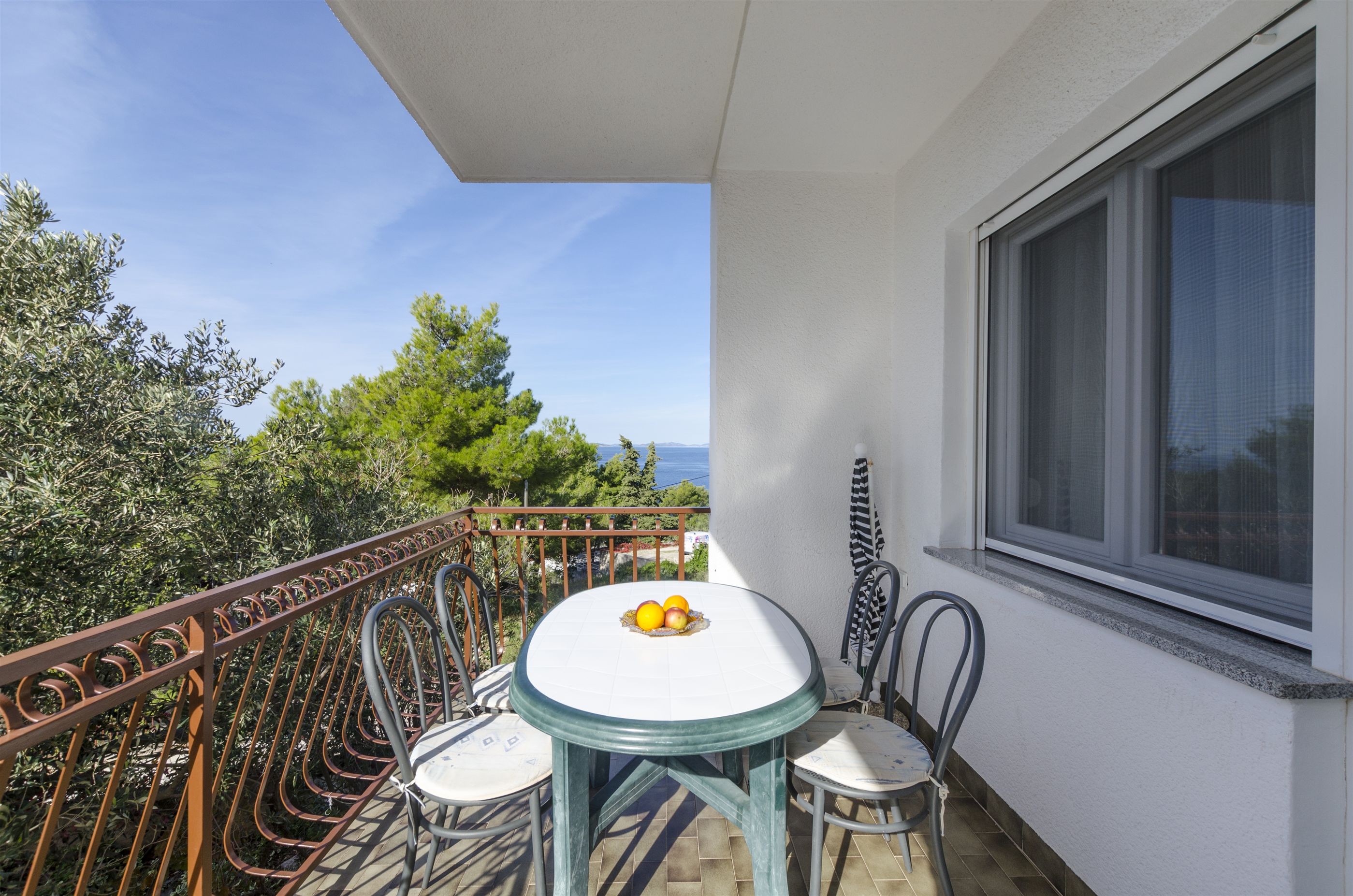Apartments Karmela 40278-A2