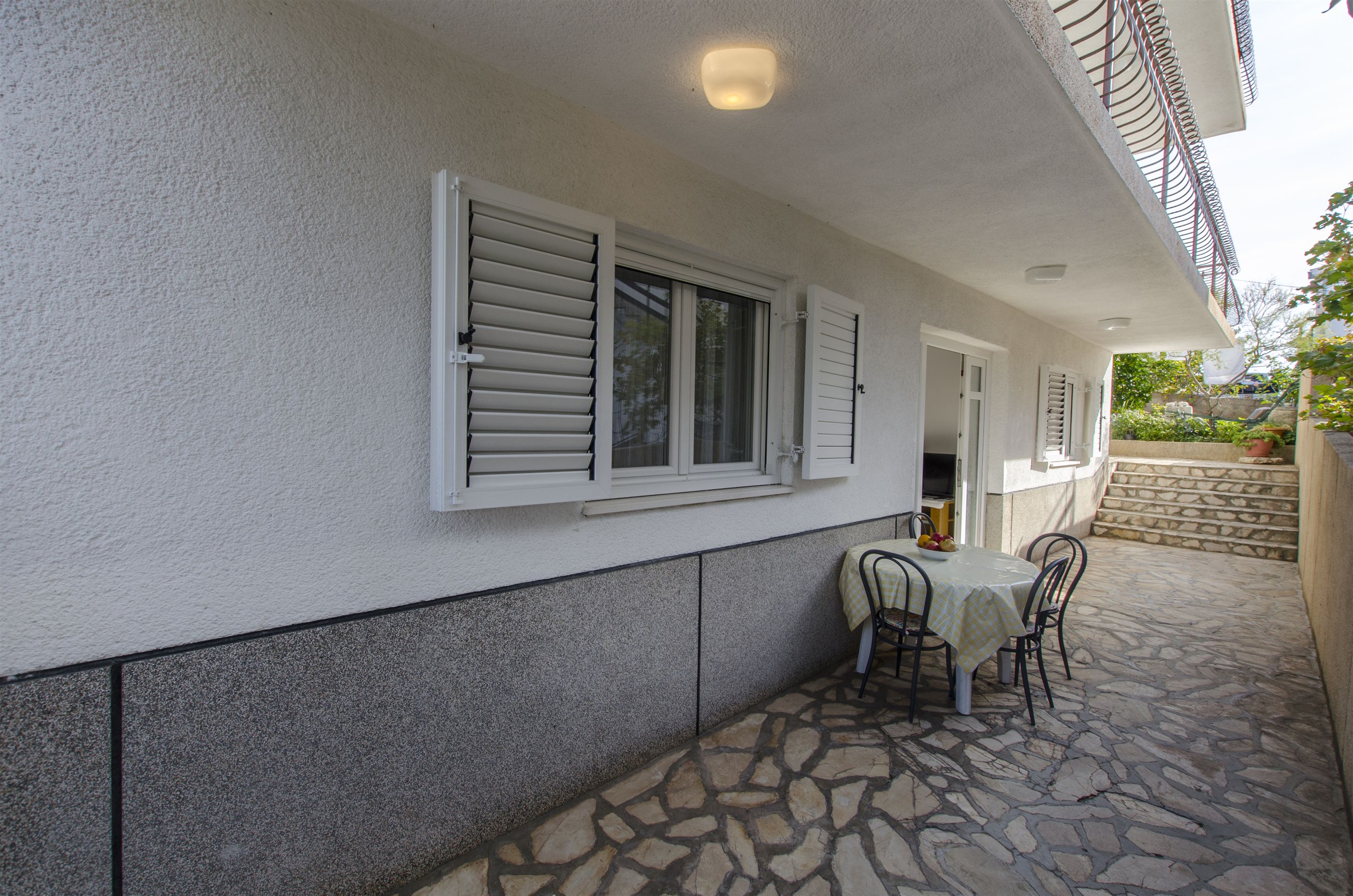 Apartments Karmela 40278-A1