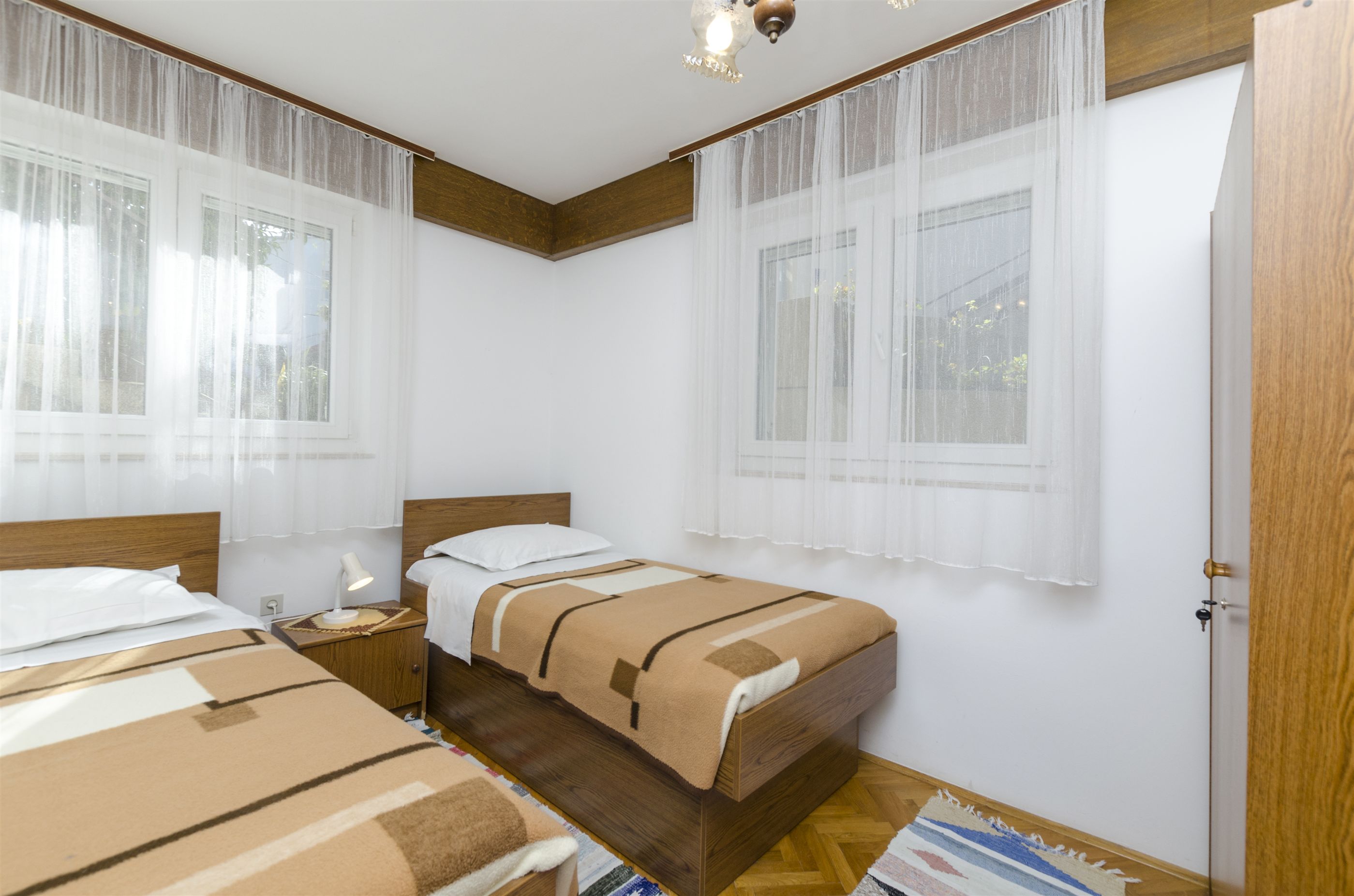Apartments Karmela 40278-A1